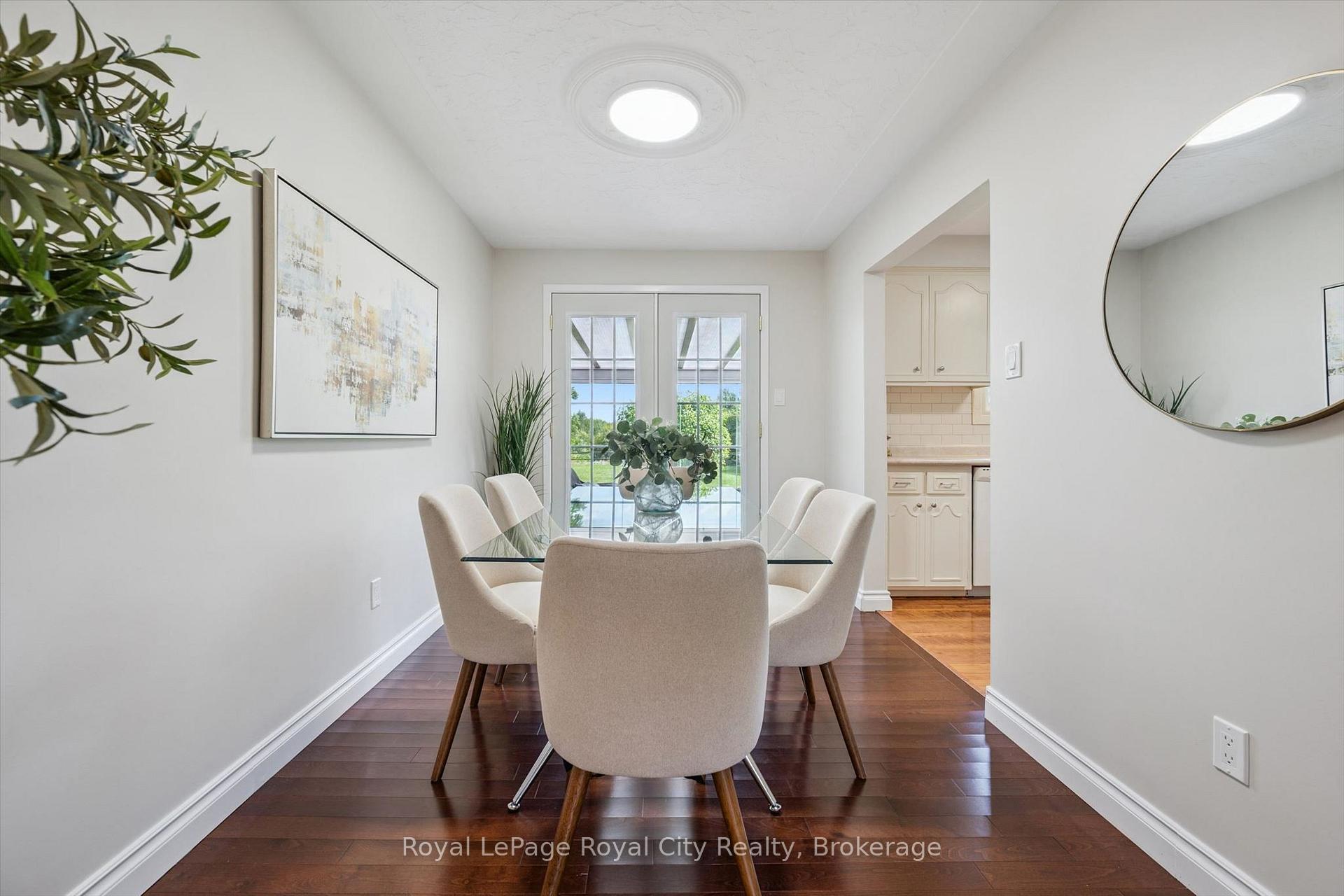 Photo 17 of 40 Bishop Court, Guelph, Dovercliffe Park/Old University — HOMEH