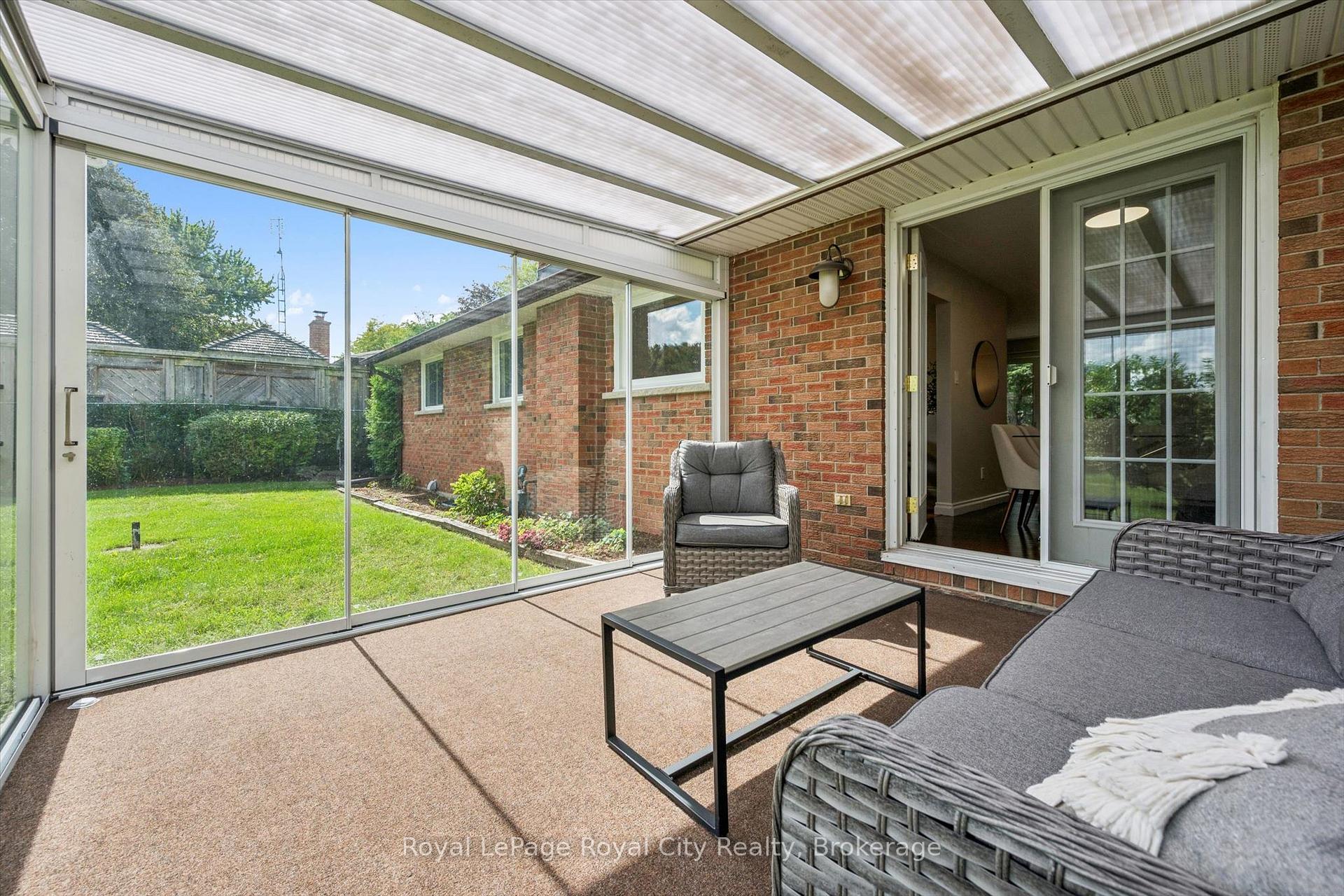 Photo 21 of 40 Bishop Court, Guelph, Dovercliffe Park/Old University — HOMEH