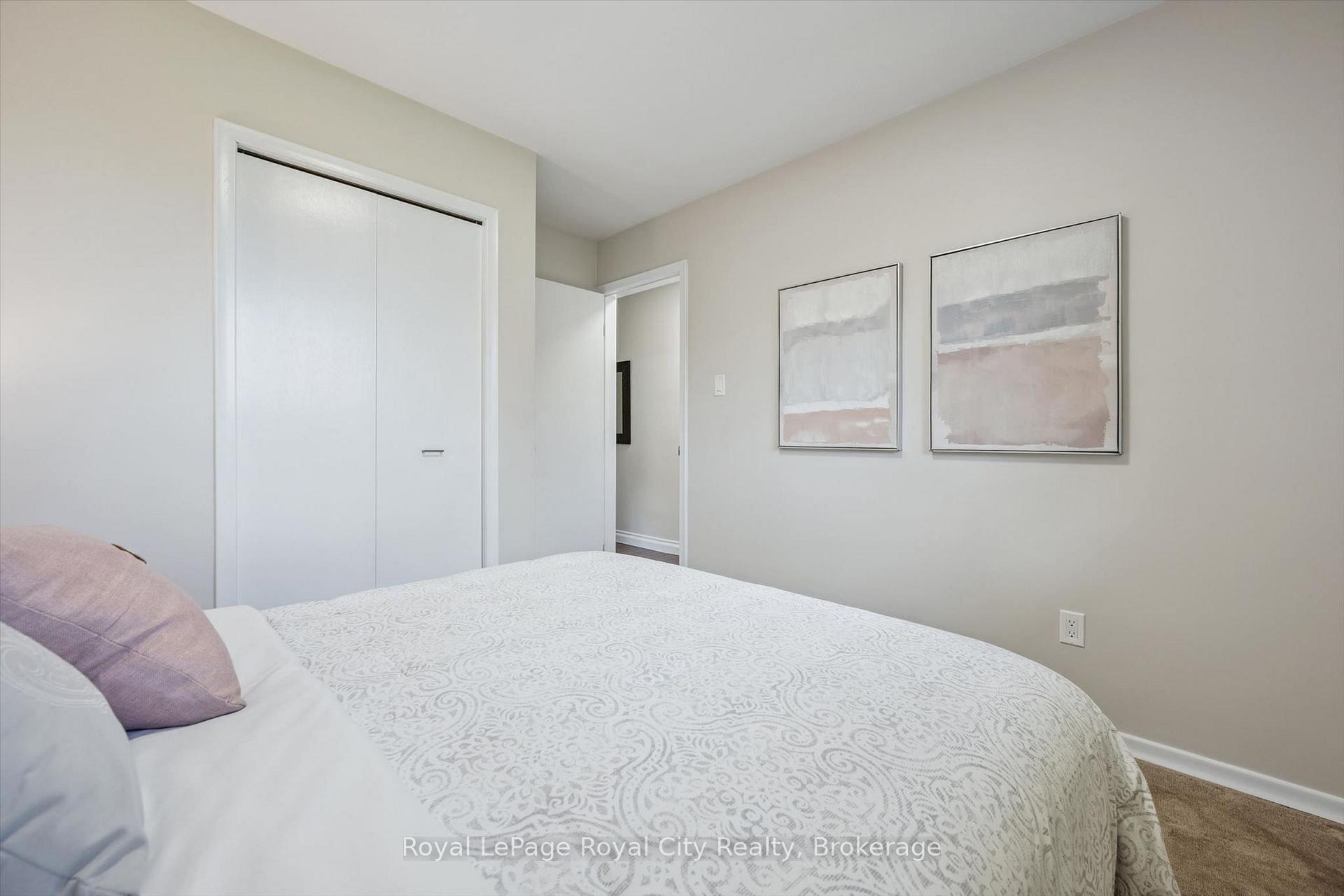 Photo 24 of 40 Bishop Court, Guelph, Dovercliffe Park/Old University — HOMEH