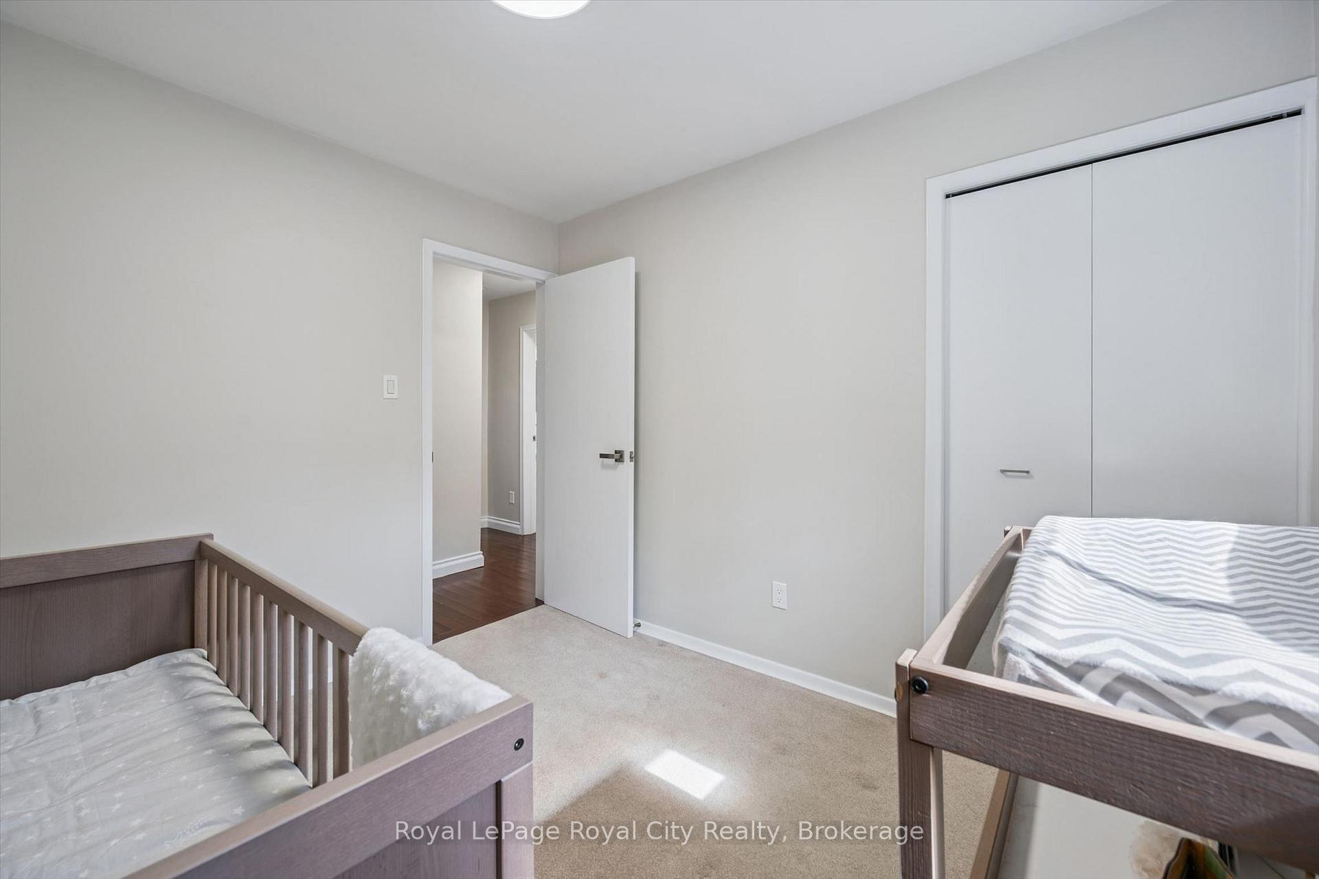 Photo 27 of 40 Bishop Court, Guelph, Dovercliffe Park/Old University — HOMEH