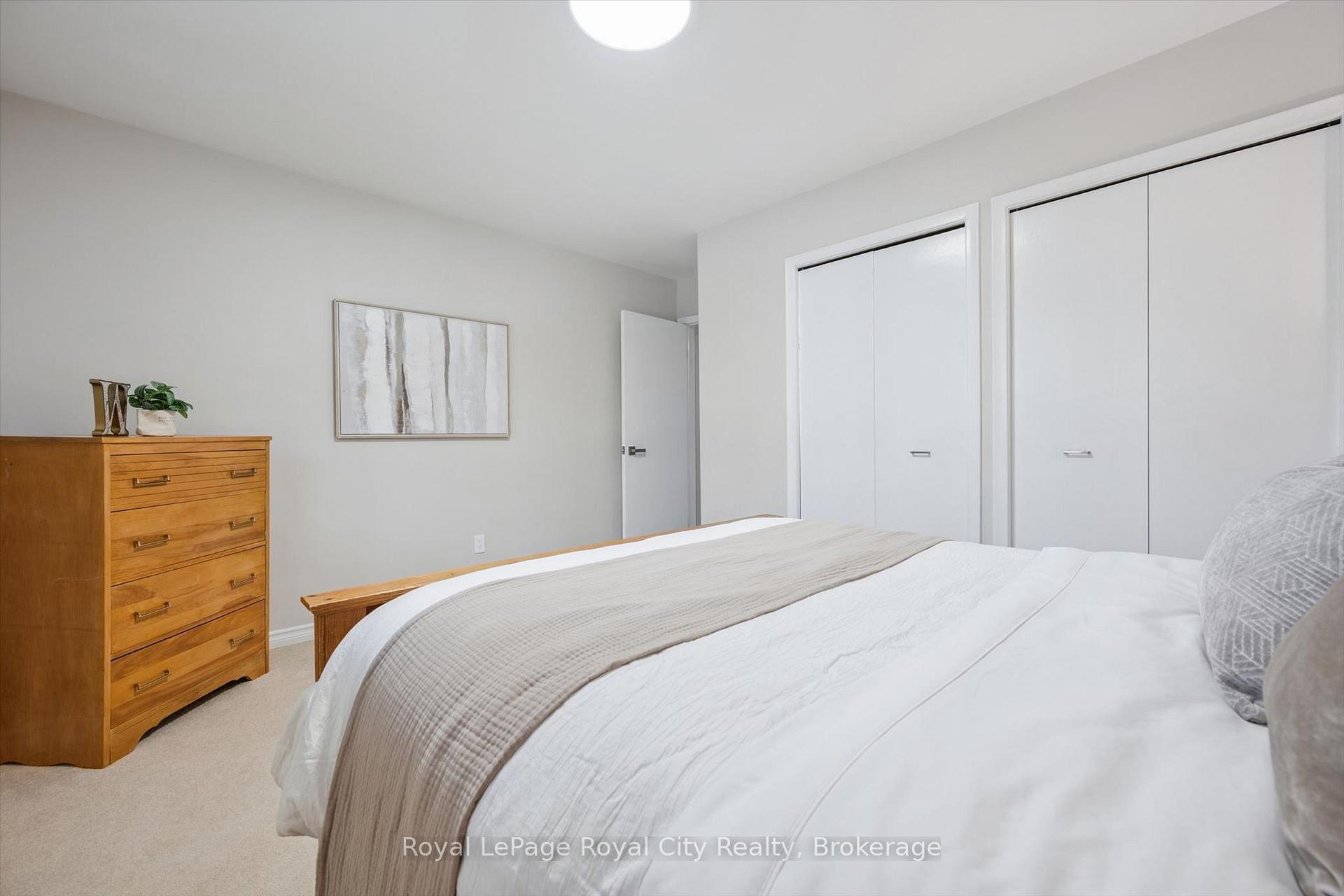 Photo 29 of 40 Bishop Court, Guelph, Dovercliffe Park/Old University — HOMEH