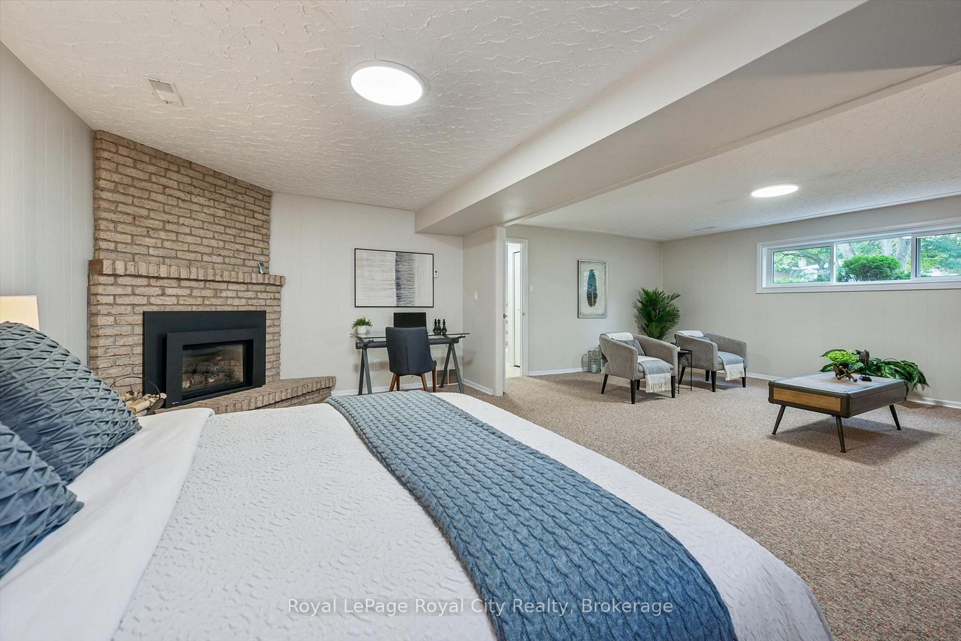 Photo 34 of 40 Bishop Court, Guelph, Dovercliffe Park/Old University — HOMEH