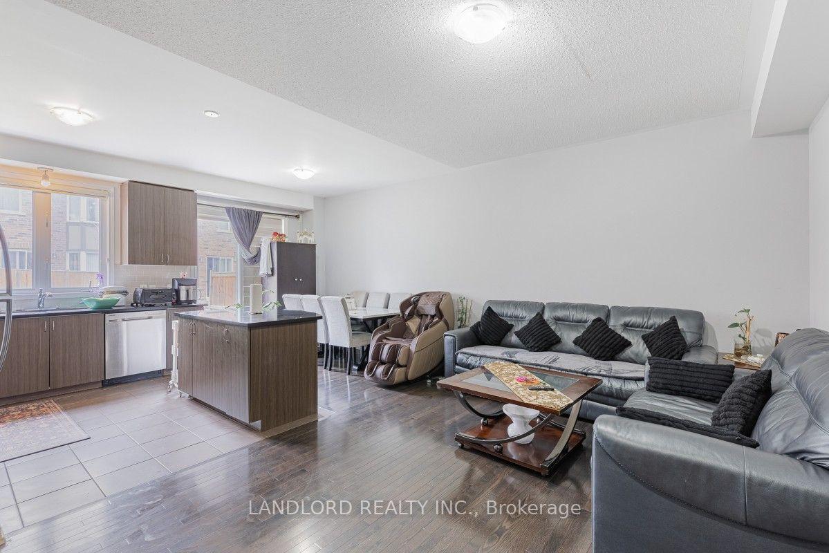Photo 5 of 13 Utopia Way, Brampton, Bram East — HOMEH
