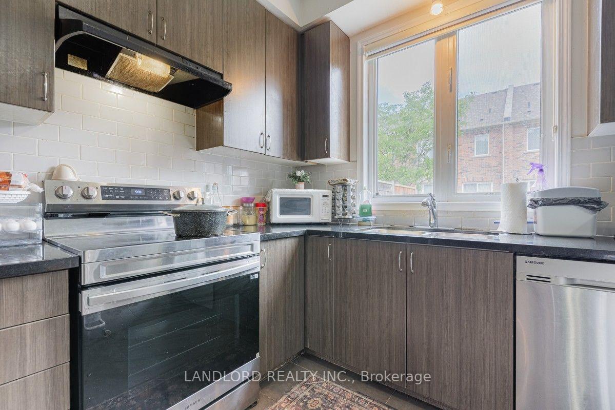 Photo 10 of 13 Utopia Way, Brampton, Bram East — HOMEH