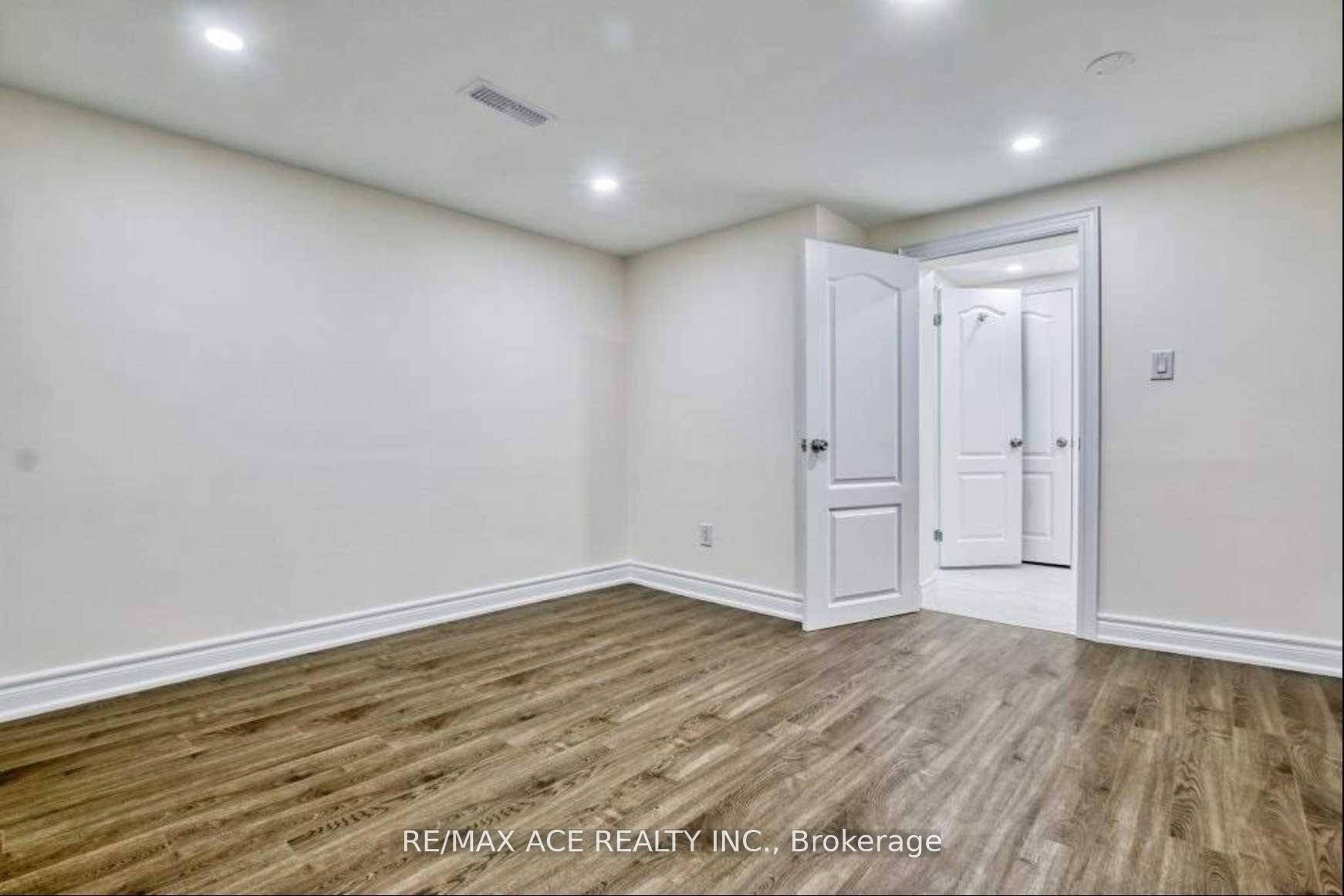 Photo 2 of Unit Bsmt, 17 Brewton Road, Scarborough, Woburn — HOMEH