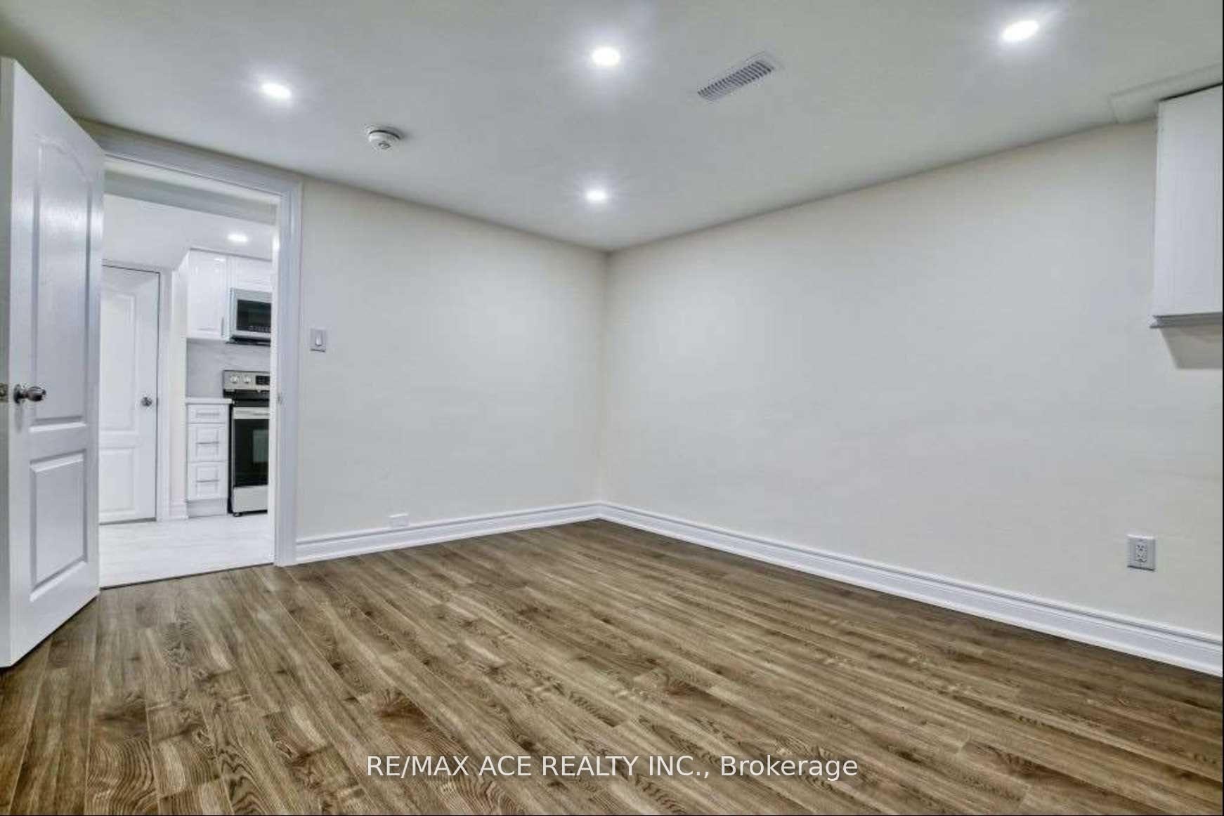 Photo 3 of Unit Bsmt, 17 Brewton Road, Scarborough, Woburn — HOMEH