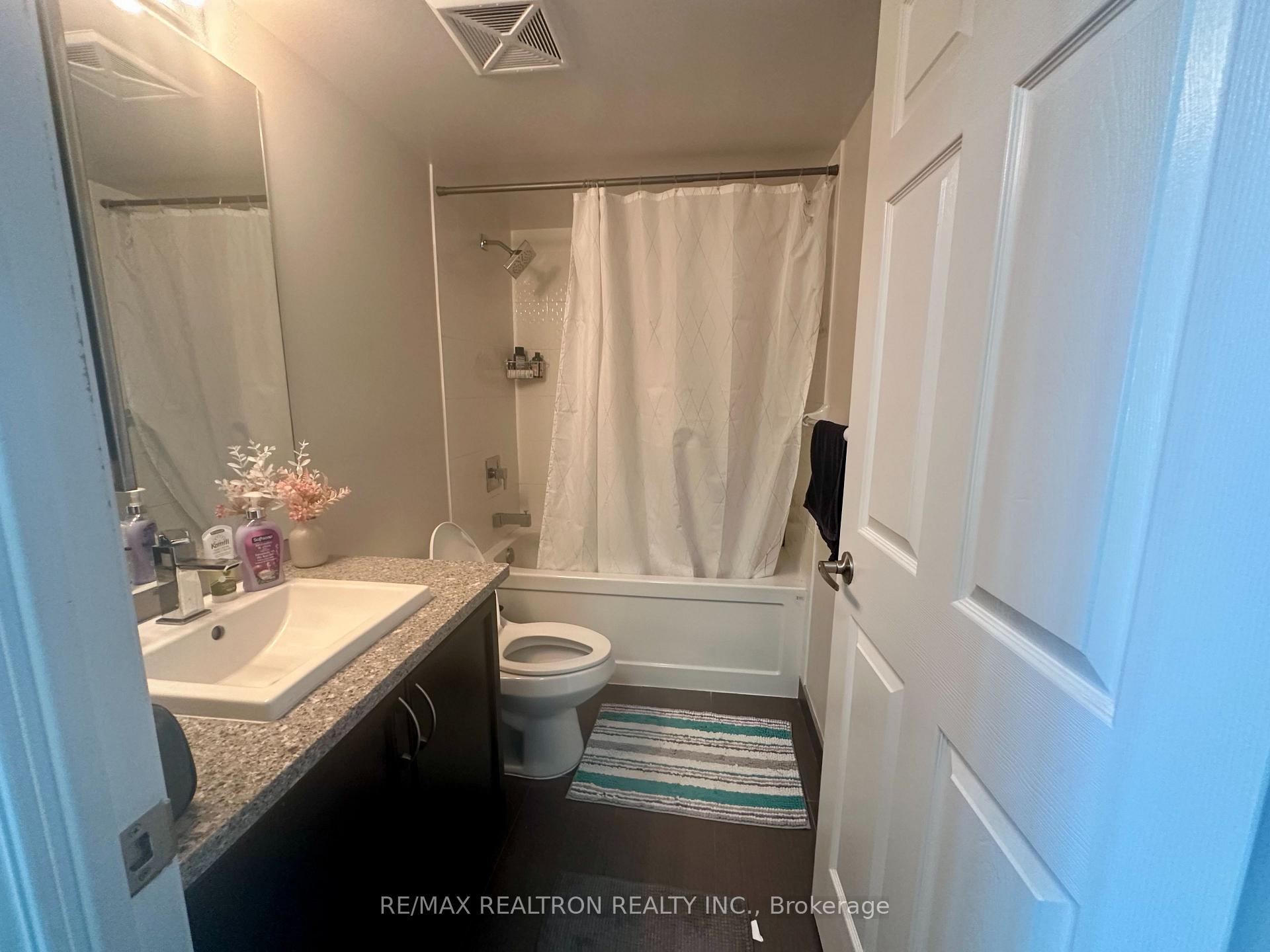 Photo 5 of Unit 3805, 19 Grand Trunk Crescent, Toronto, Waterfront Communities — HOMEH