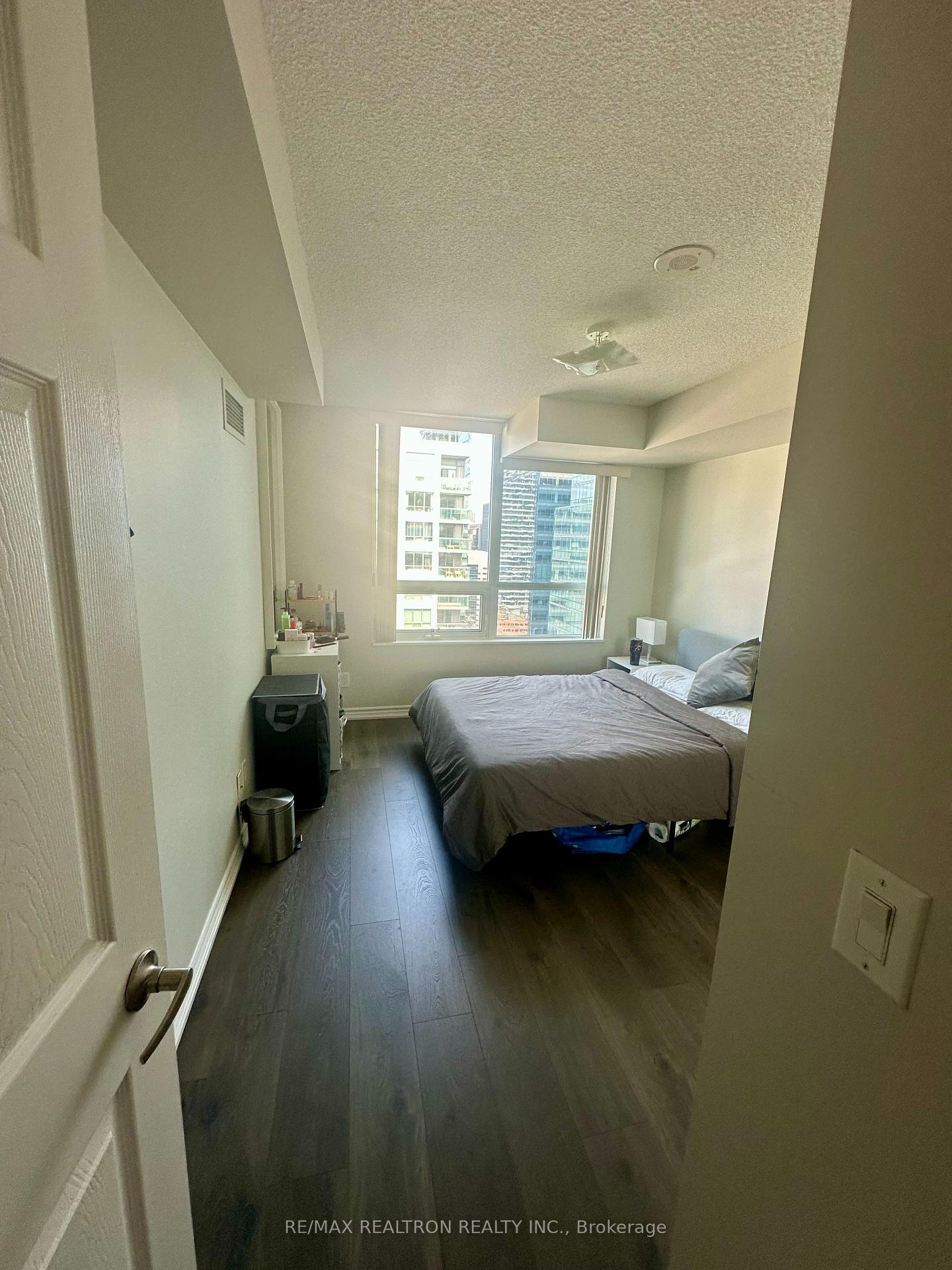 Photo 9 of Unit 3805, 19 Grand Trunk Crescent, Toronto, Waterfront Communities — HOMEH