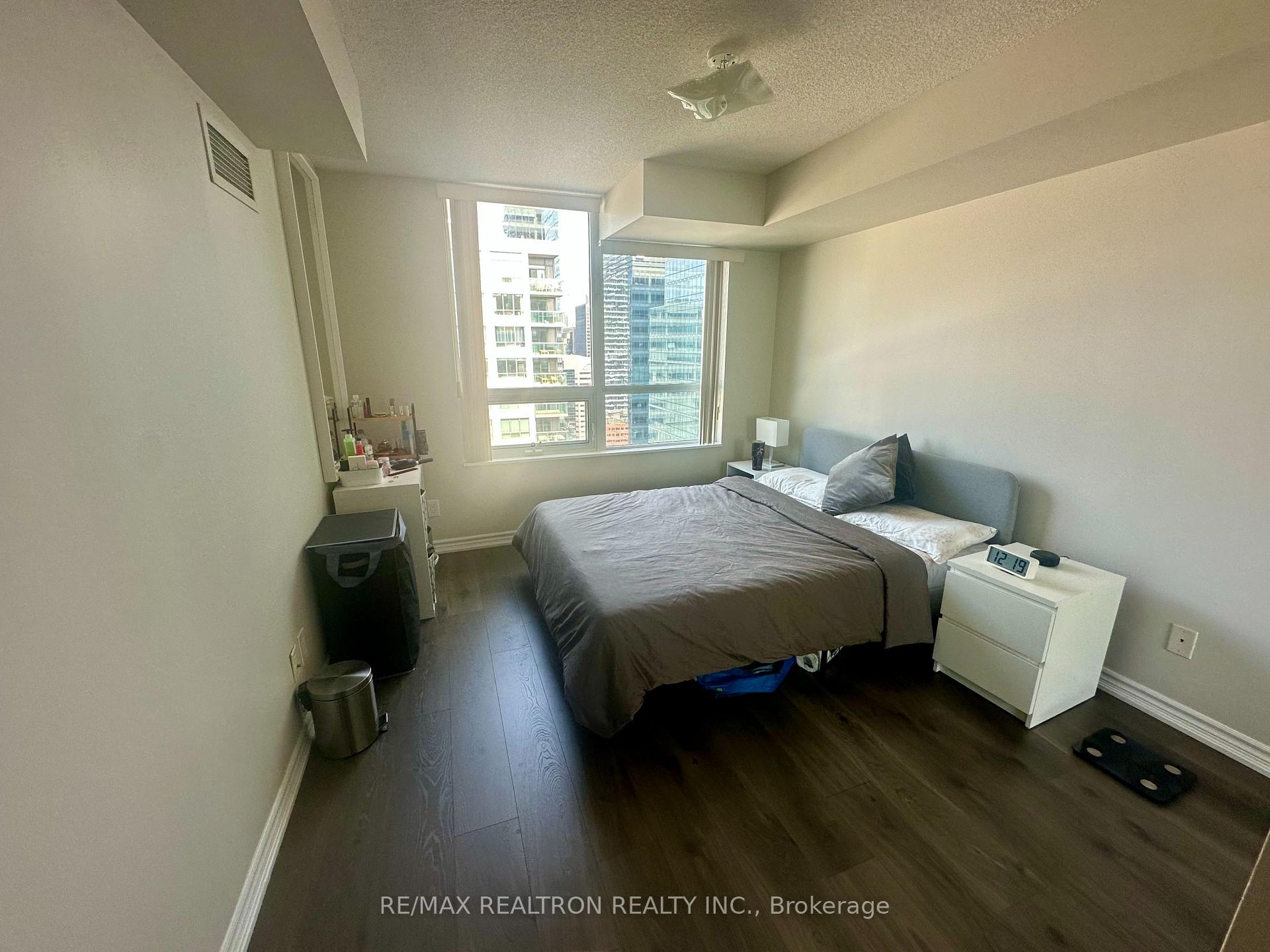 Photo 10 of Unit 3805, 19 Grand Trunk Crescent, Toronto, Waterfront Communities — HOMEH
