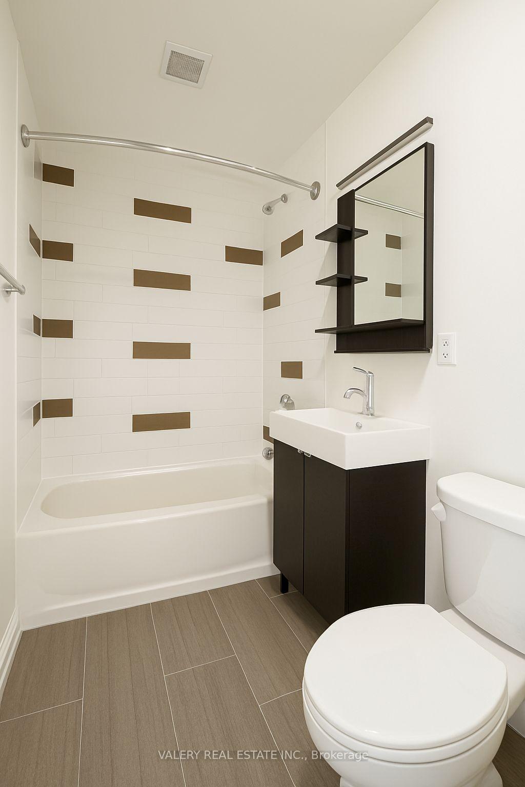 Photo 4 of Unit 306, 107 Redpath Avenue, Toronto, Mount Pleasant West — HOMEH