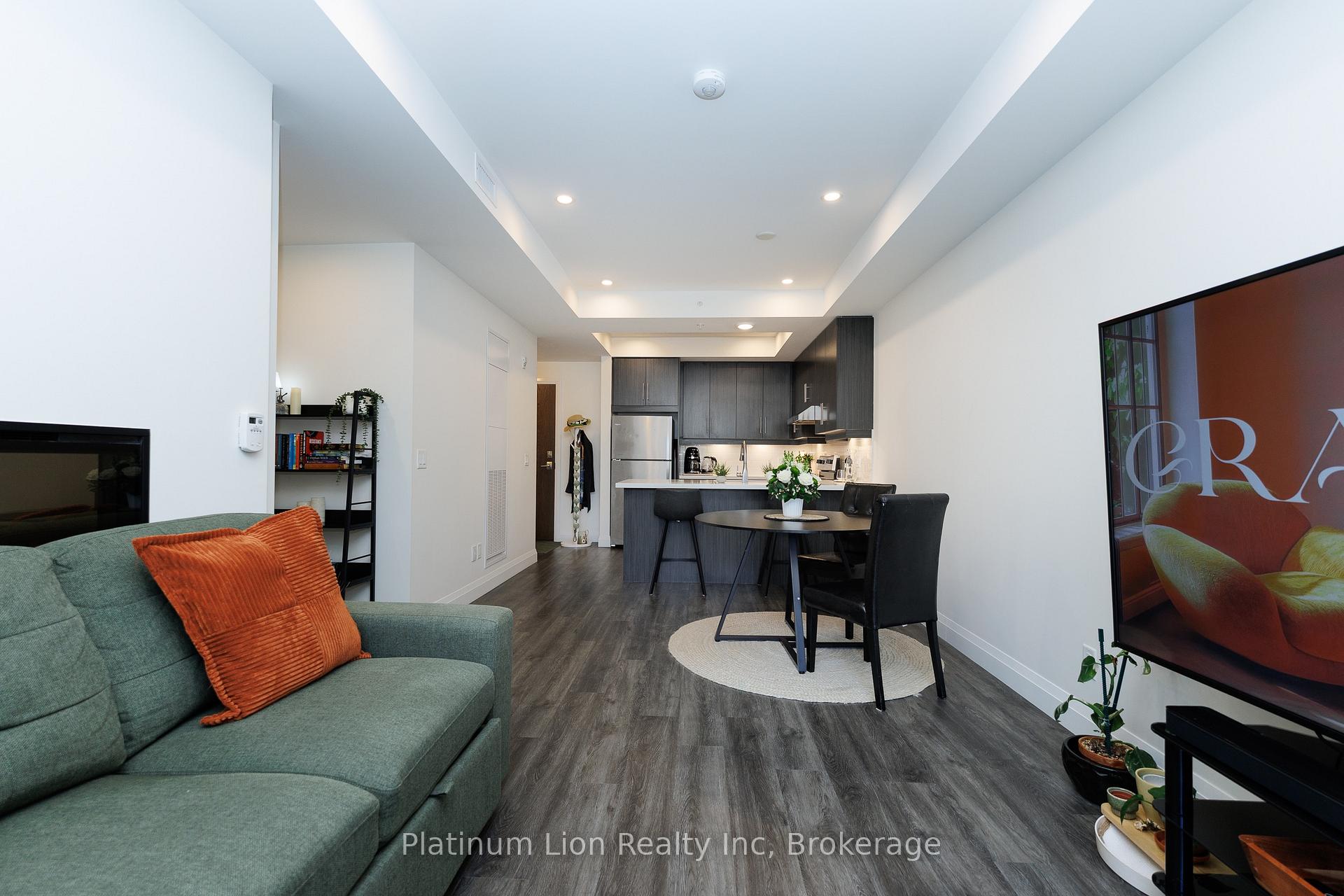 Photo 8 of Unit 201, 30 Hamilton Street S, Hamilton, Waterdown — HOMEH