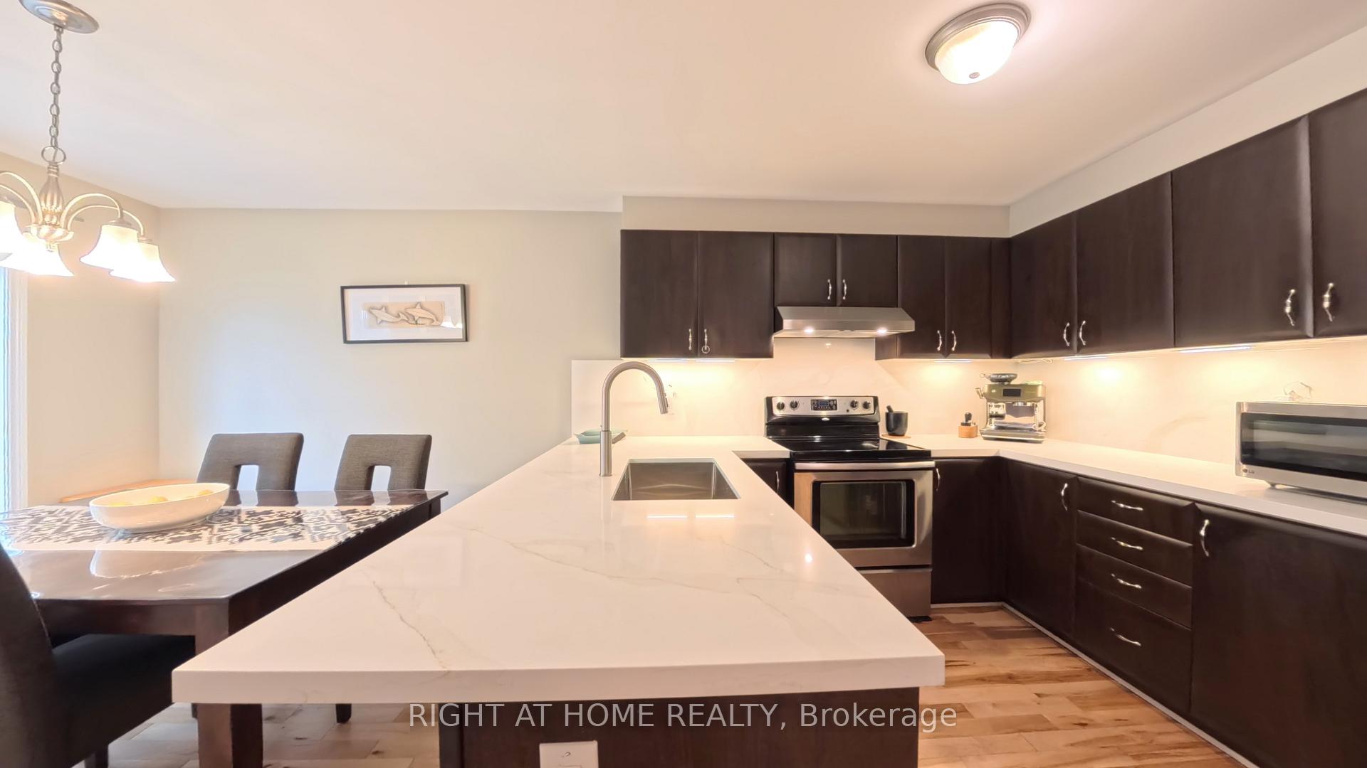 Photo 7 of 566 Dundonald Drive, Ottawa, Barrhaven - Half Moon Bay — HOMEH