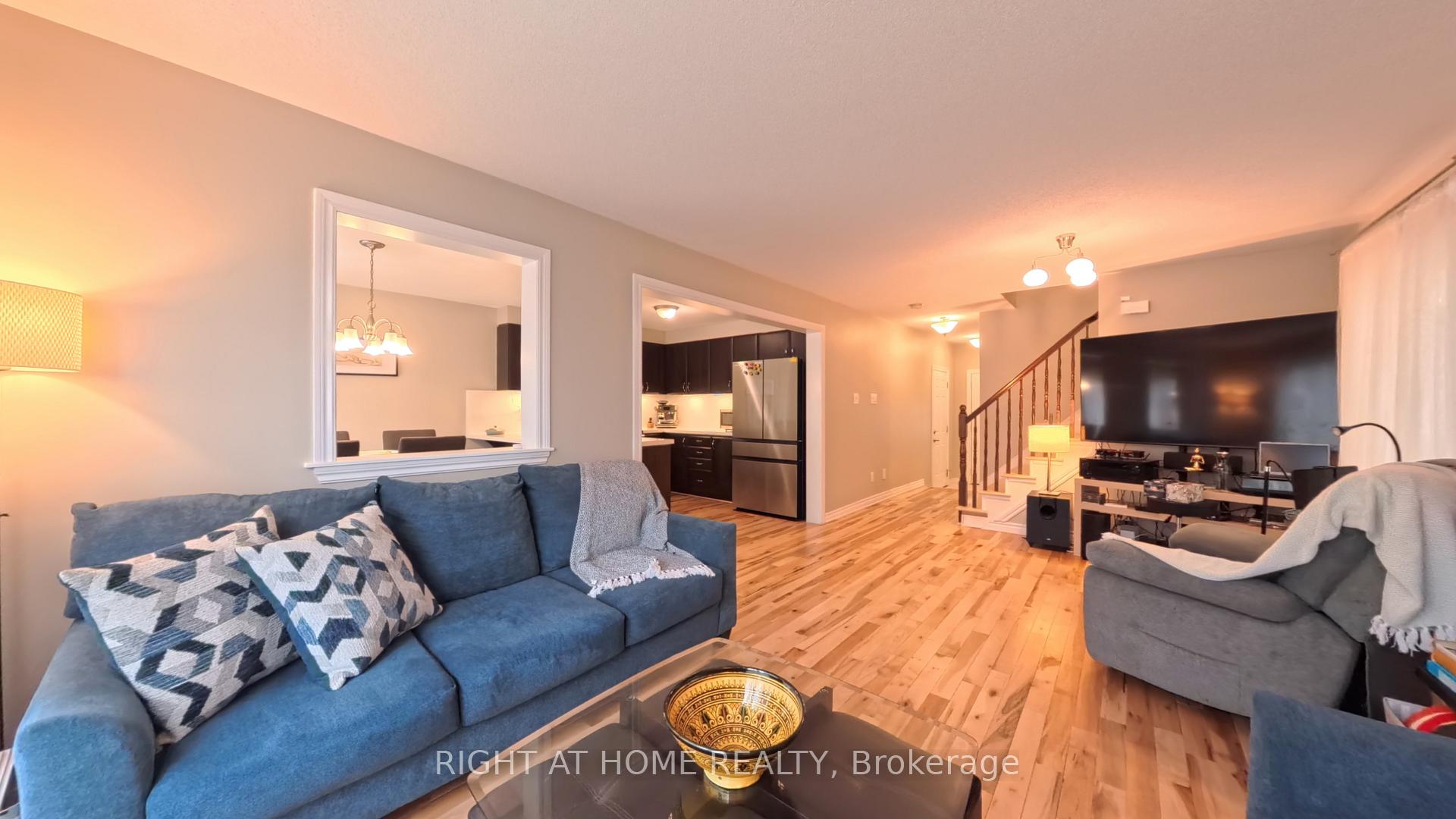 Photo 10 of 566 Dundonald Drive, Ottawa, Barrhaven - Half Moon Bay — HOMEH