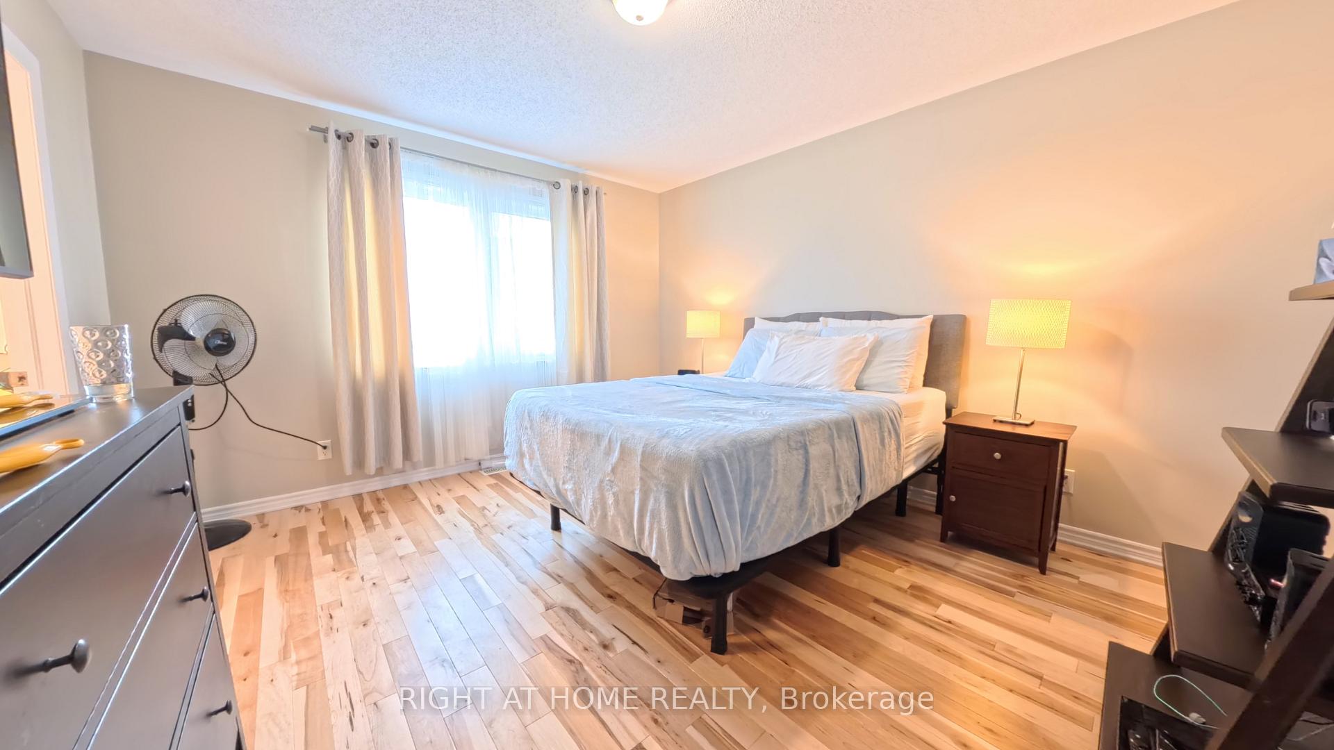 Photo 14 of 566 Dundonald Drive, Ottawa, Barrhaven - Half Moon Bay — HOMEH