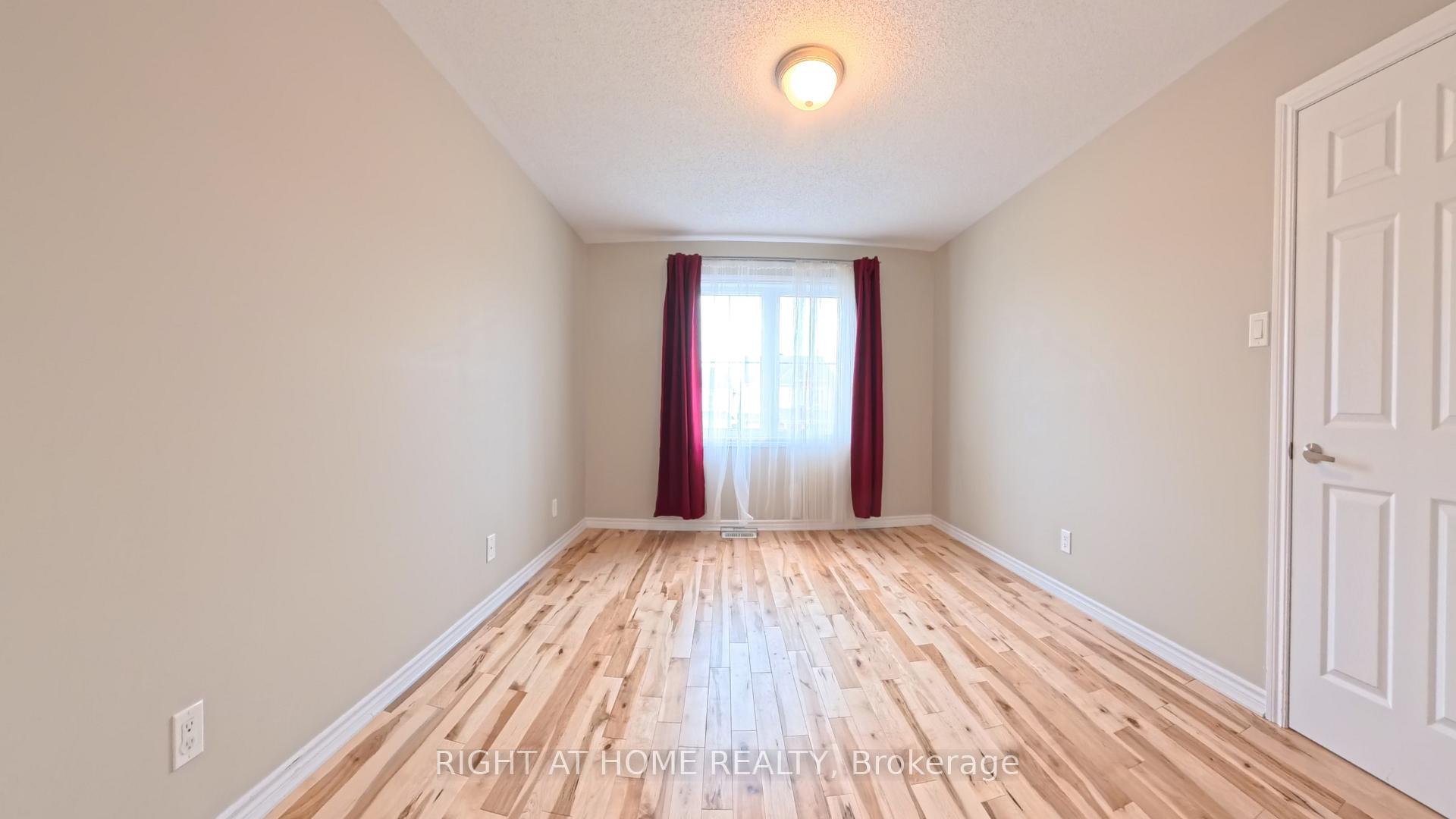 Photo 19 of 566 Dundonald Drive, Ottawa, Barrhaven - Half Moon Bay — HOMEH