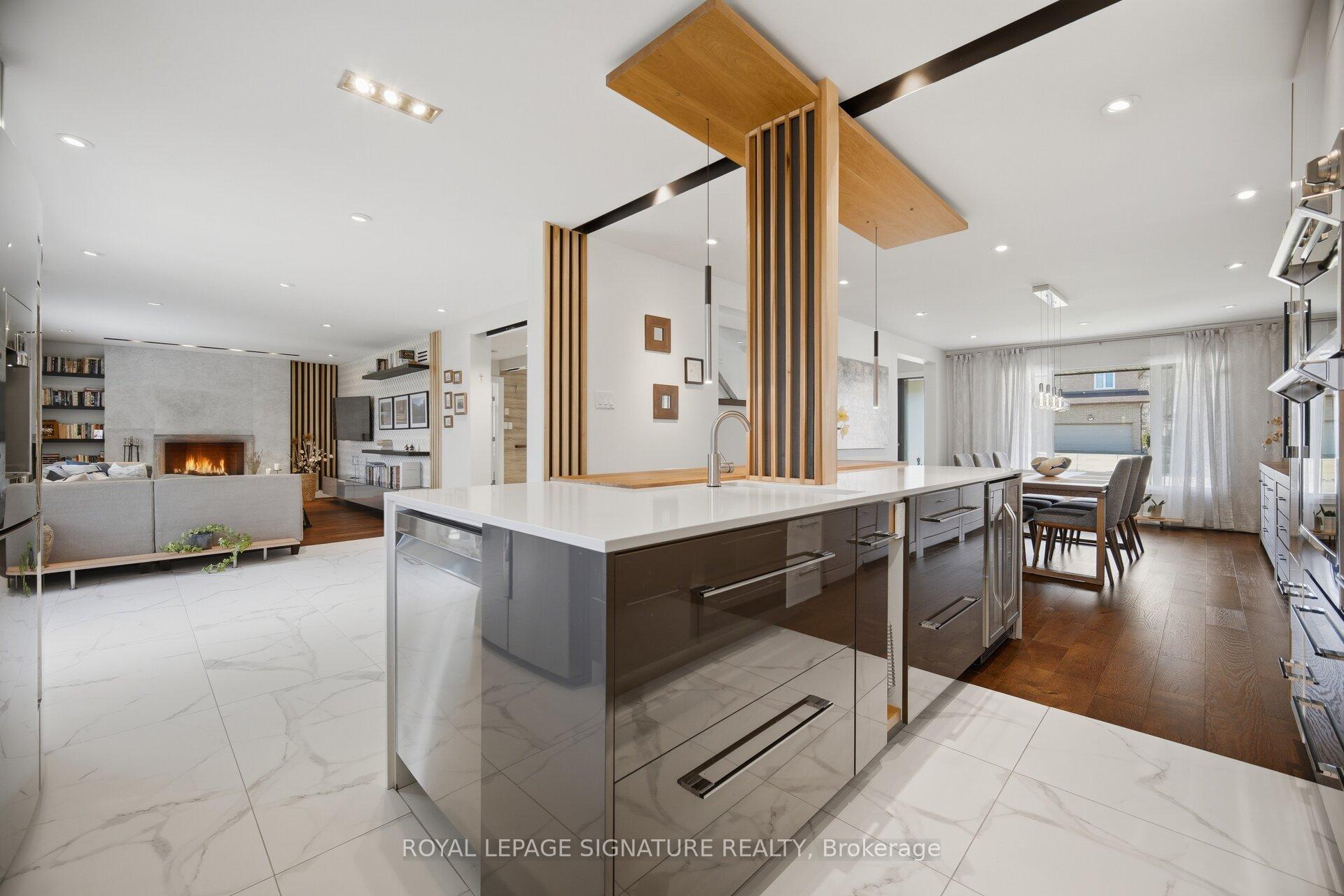 Photo 5 of 18 Alder Court, Hamilton, Stoney Creek — HOMEH