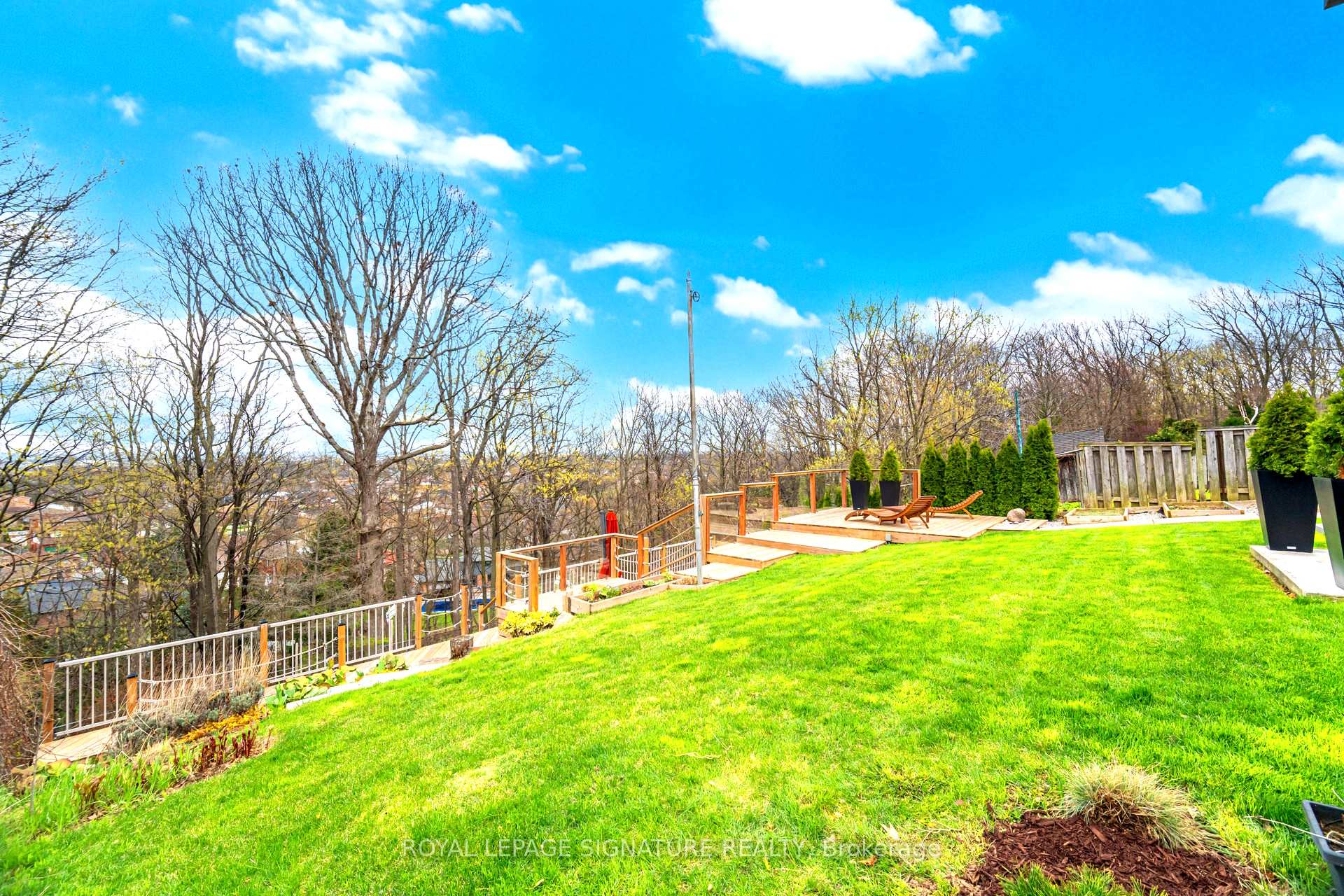 Photo 46 of 18 Alder Court, Hamilton, Stoney Creek — HOMEH