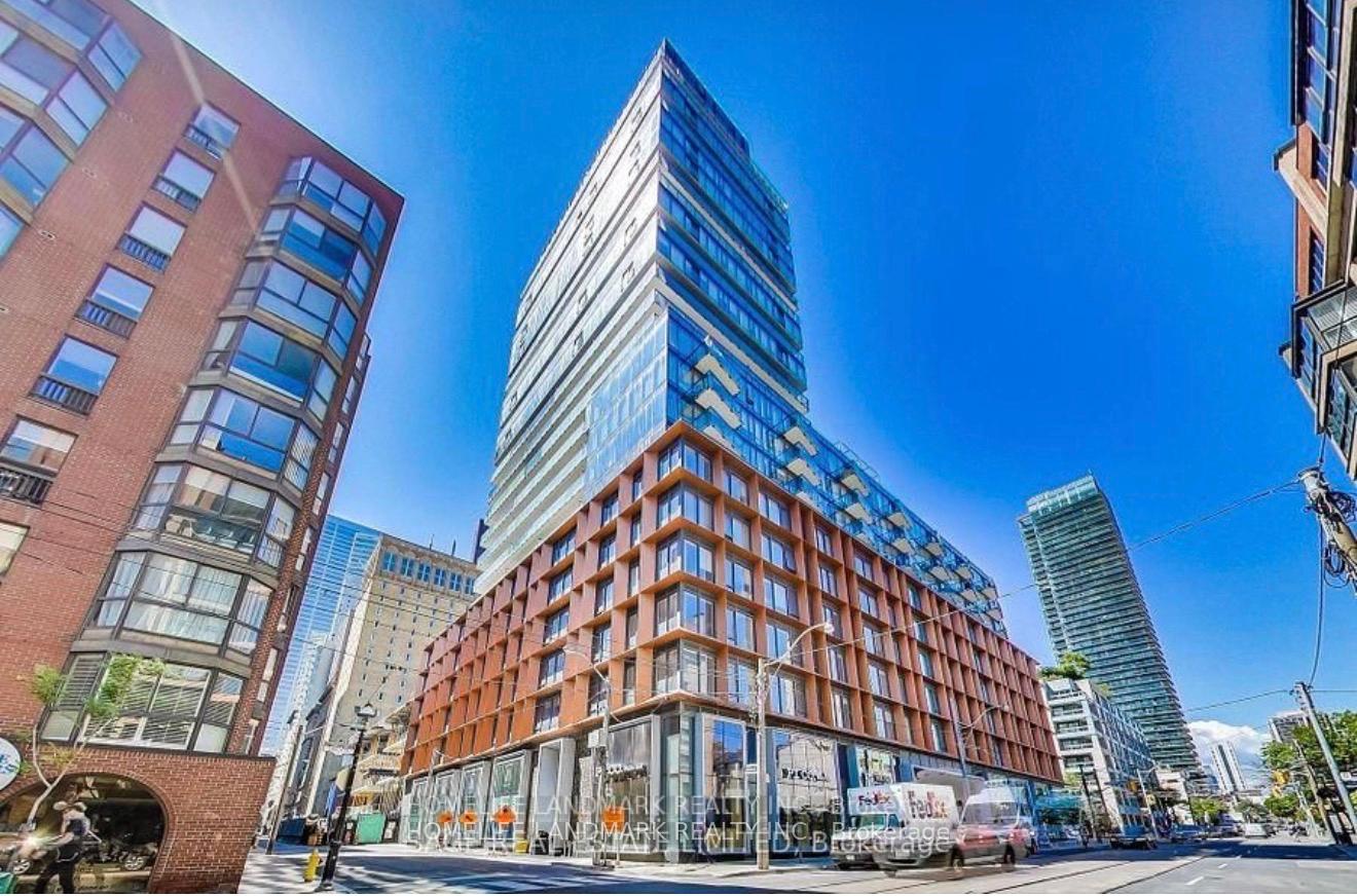 Front of Unit 1703, 60 Colborne Street