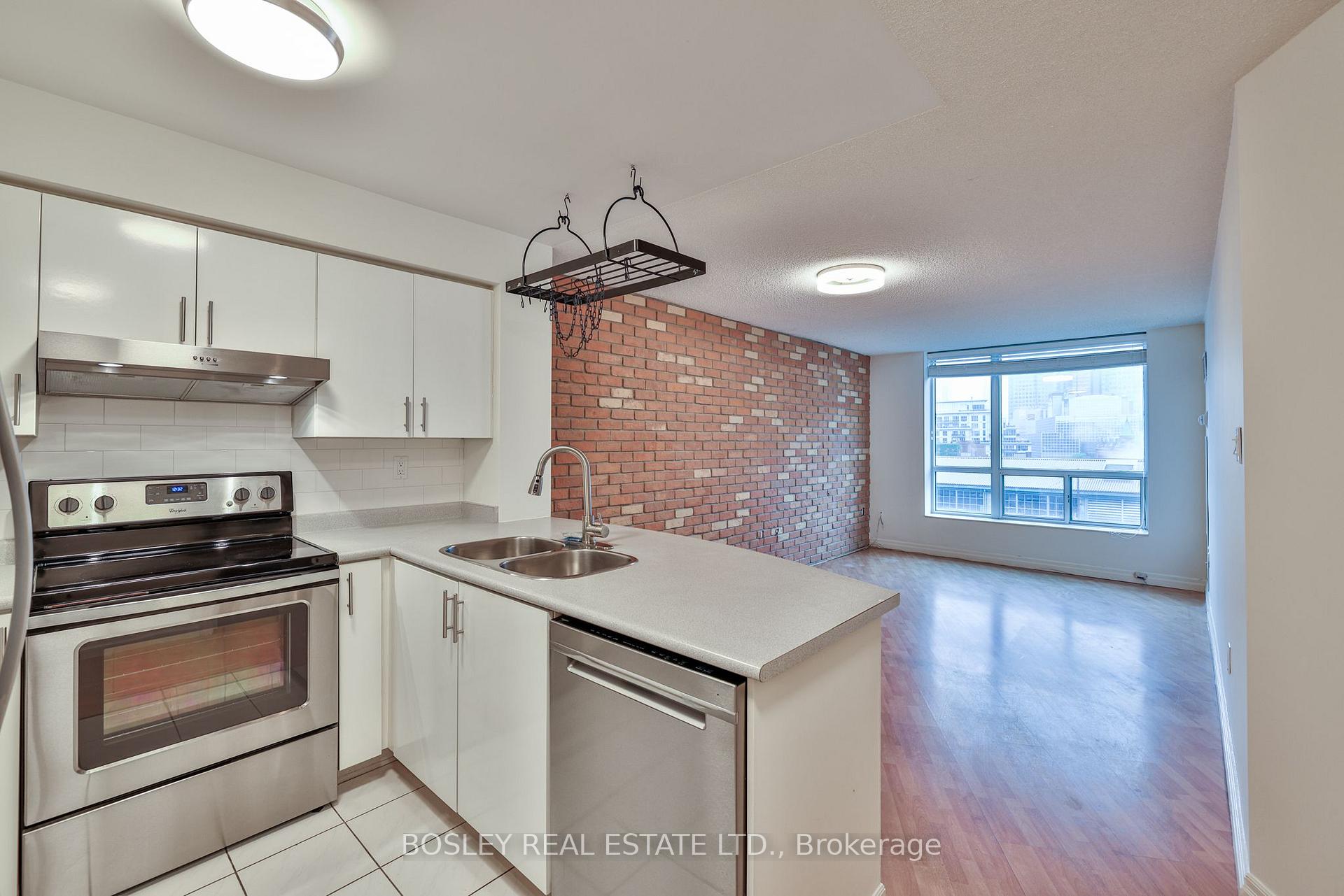 Photo 4 of Unit 914, 109 Front Street E, Toronto, Regent Park — HOMEH