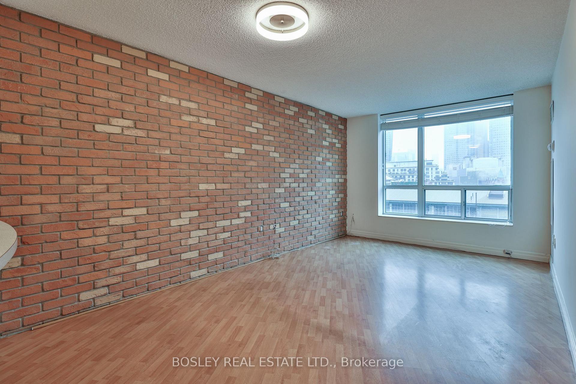 Photo 6 of Unit 914, 109 Front Street E, Toronto, Regent Park — HOMEH
