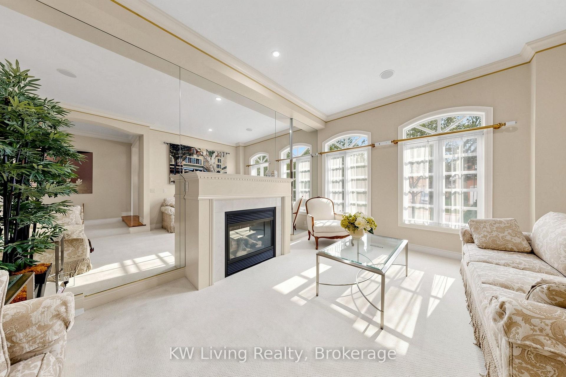 Photo 10 of 20 Ormsby Court, Richmond Hill, Bayview Hill — HOMEH