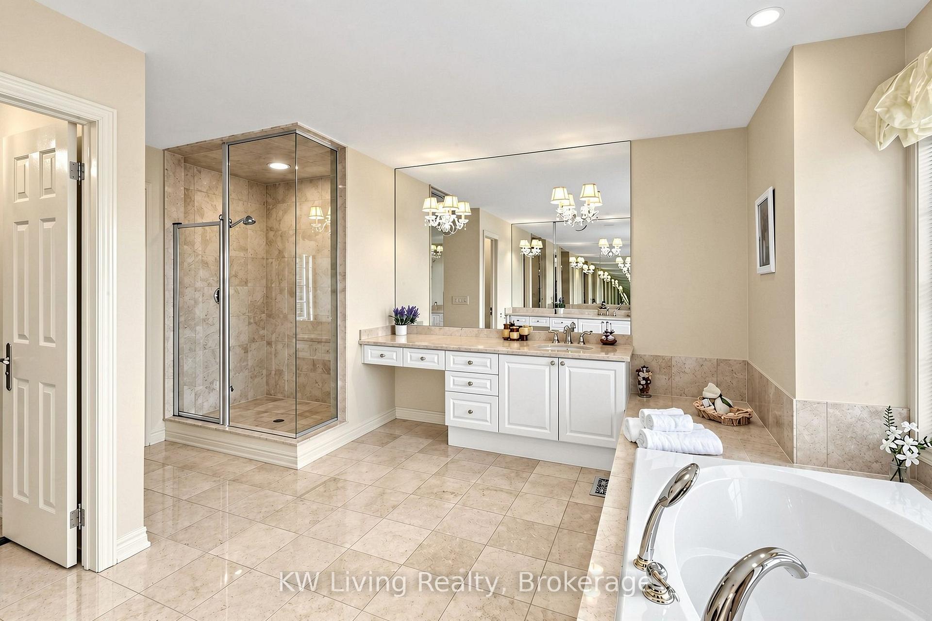 Photo 52 of 20 Ormsby Court, Richmond Hill, Bayview Hill — HOMEH