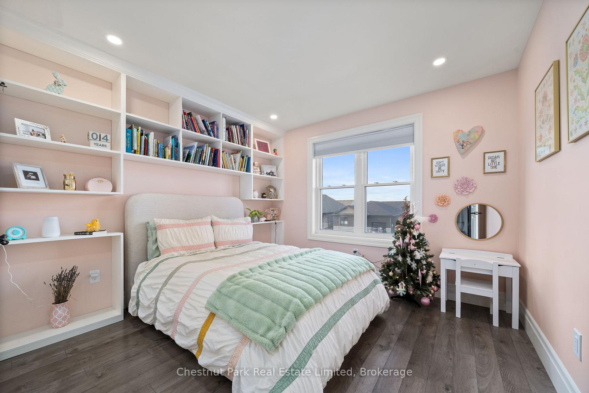 Photo 26 of 18 Curtis Street, Prince Edward County, Picton — HOMEH