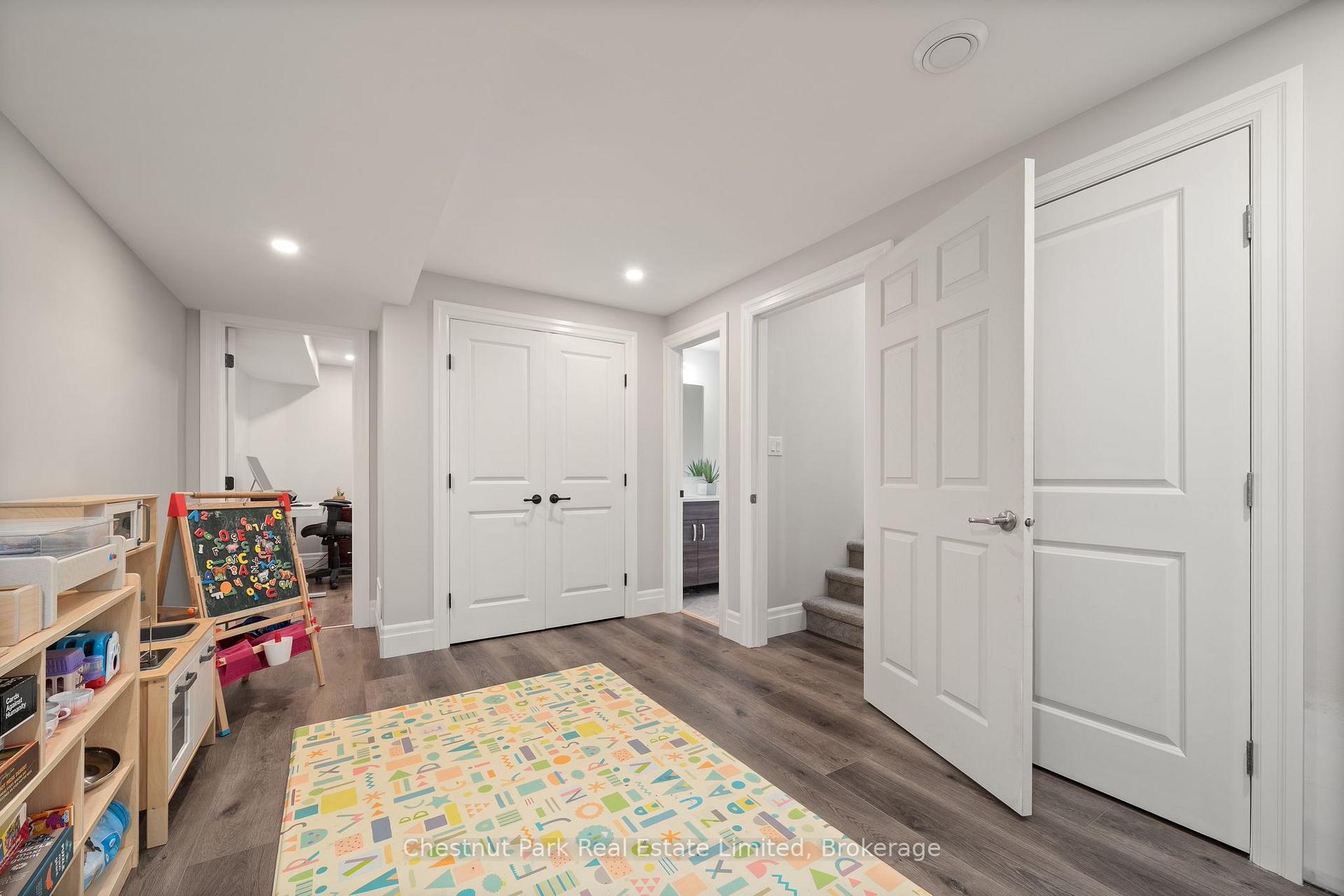 Photo 30 of 18 Curtis Street, Prince Edward County, Picton — HOMEH
