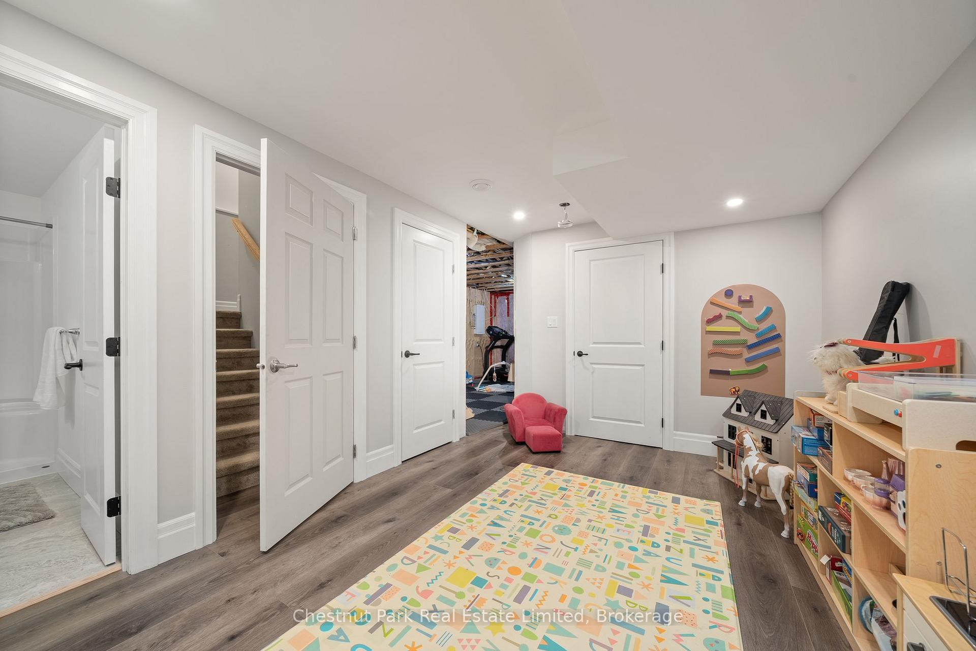 Photo 33 of 18 Curtis Street, Prince Edward County, Picton — HOMEH