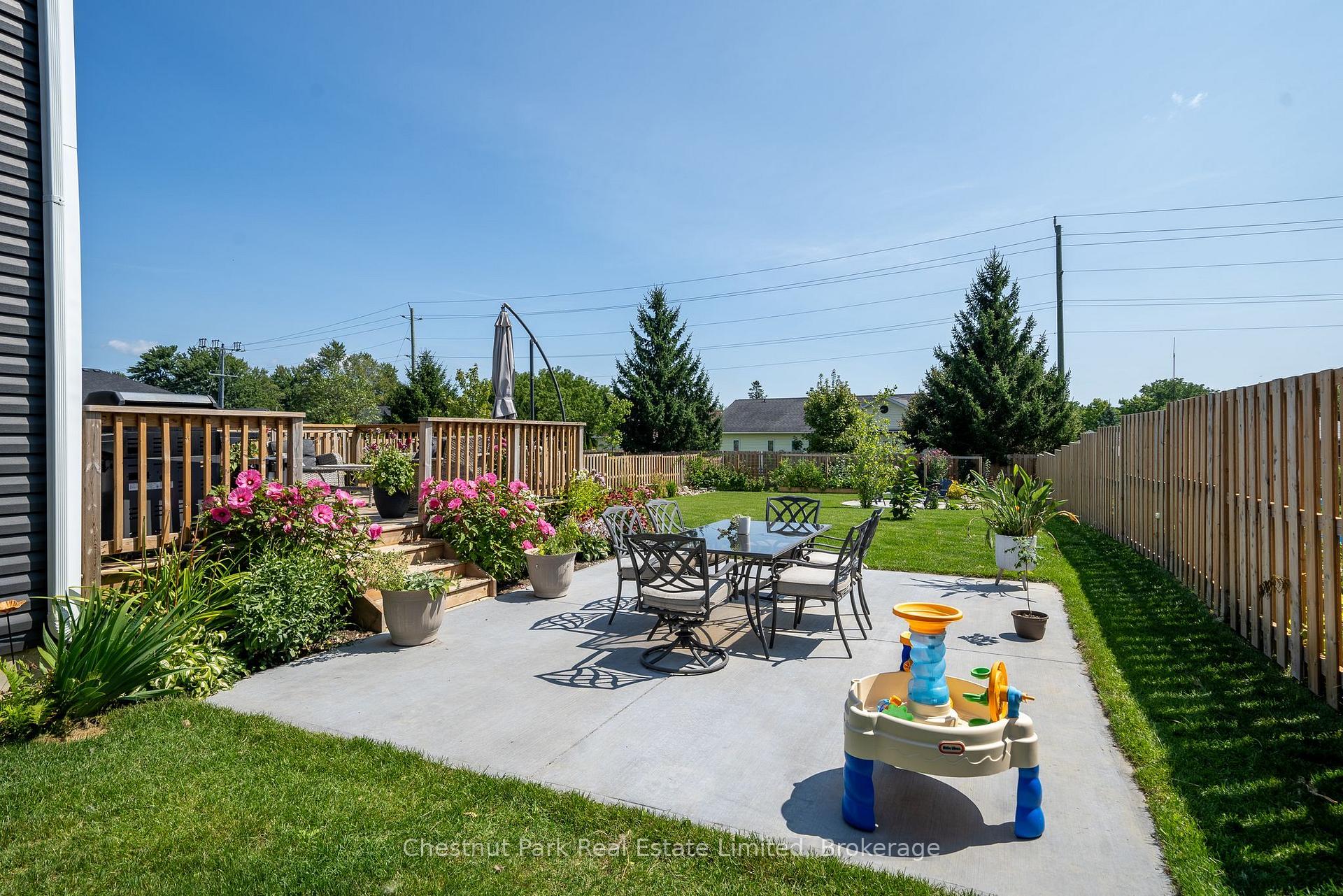 Photo 36 of 18 Curtis Street, Prince Edward County, Picton — HOMEH