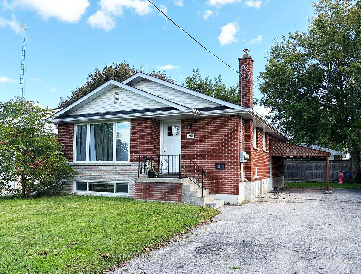 Front of 251 Poplar Street