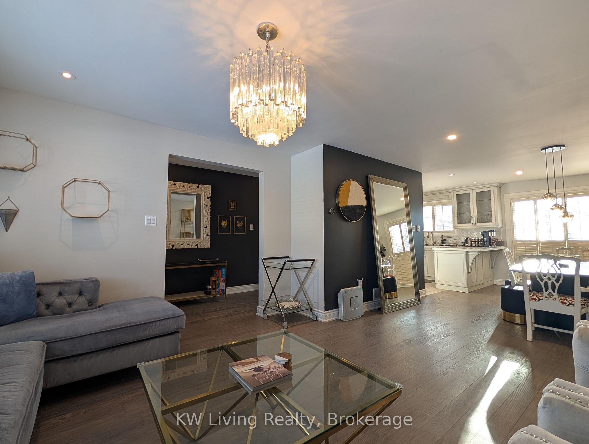 Photo 3 of 12 Munford Crescent, Toronto, O'Connor-Parkview — HOMEH