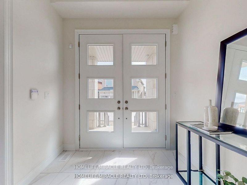Photo 2 of 25 Joiner Circle, Whitchurch-Stouffville, Ballantrae — HOMEH
