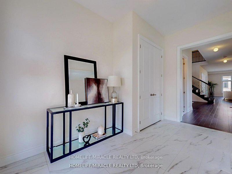 Photo 3 of 25 Joiner Circle, Whitchurch-Stouffville, Ballantrae — HOMEH