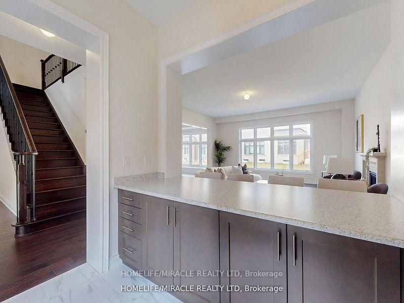 Photo 9 of 25 Joiner Circle, Whitchurch-Stouffville, Ballantrae — HOMEH
