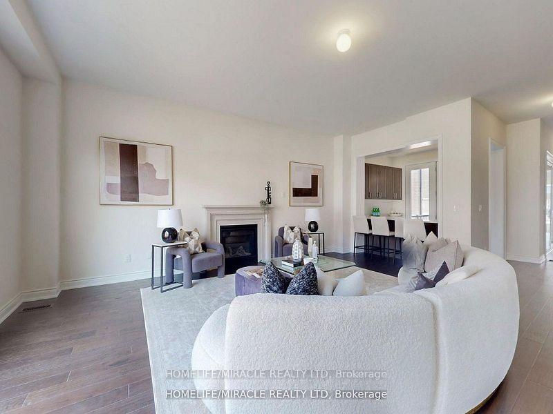 Photo 12 of 25 Joiner Circle, Whitchurch-Stouffville, Ballantrae — HOMEH