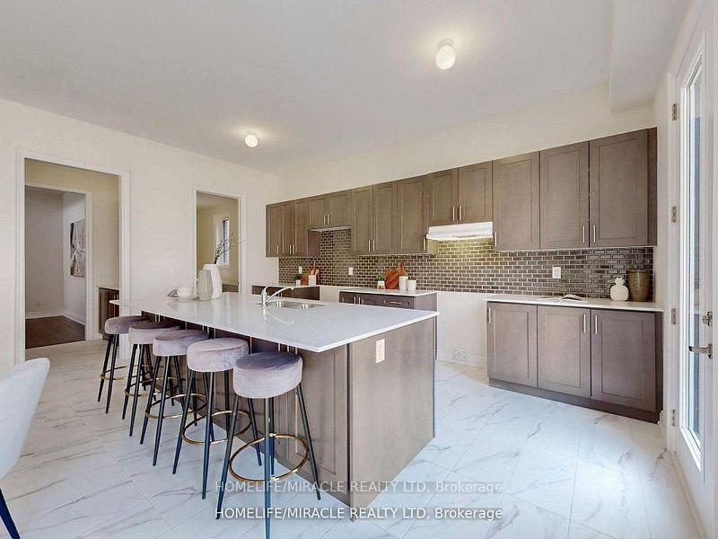 Photo 18 of 25 Joiner Circle, Whitchurch-Stouffville, Ballantrae — HOMEH