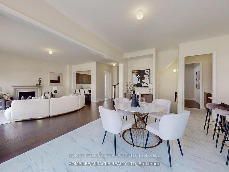 Photo 19 of 25 Joiner Circle, Whitchurch-Stouffville, Ballantrae — HOMEH