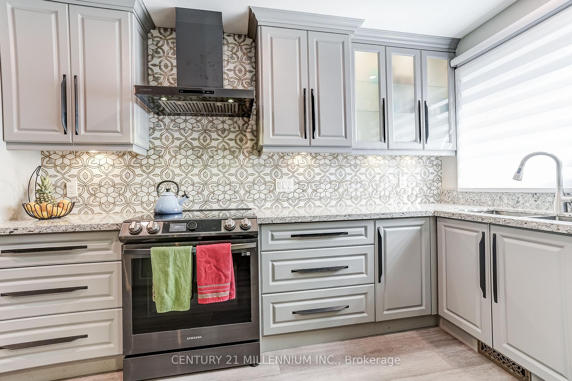 Photo 10 of 82 Horton Crescent, Brampton, Central Park — HOMEH
