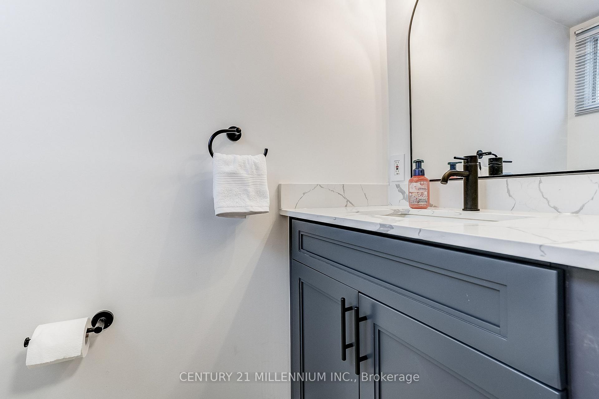 Photo 16 of 82 Horton Crescent, Brampton, Central Park — HOMEH