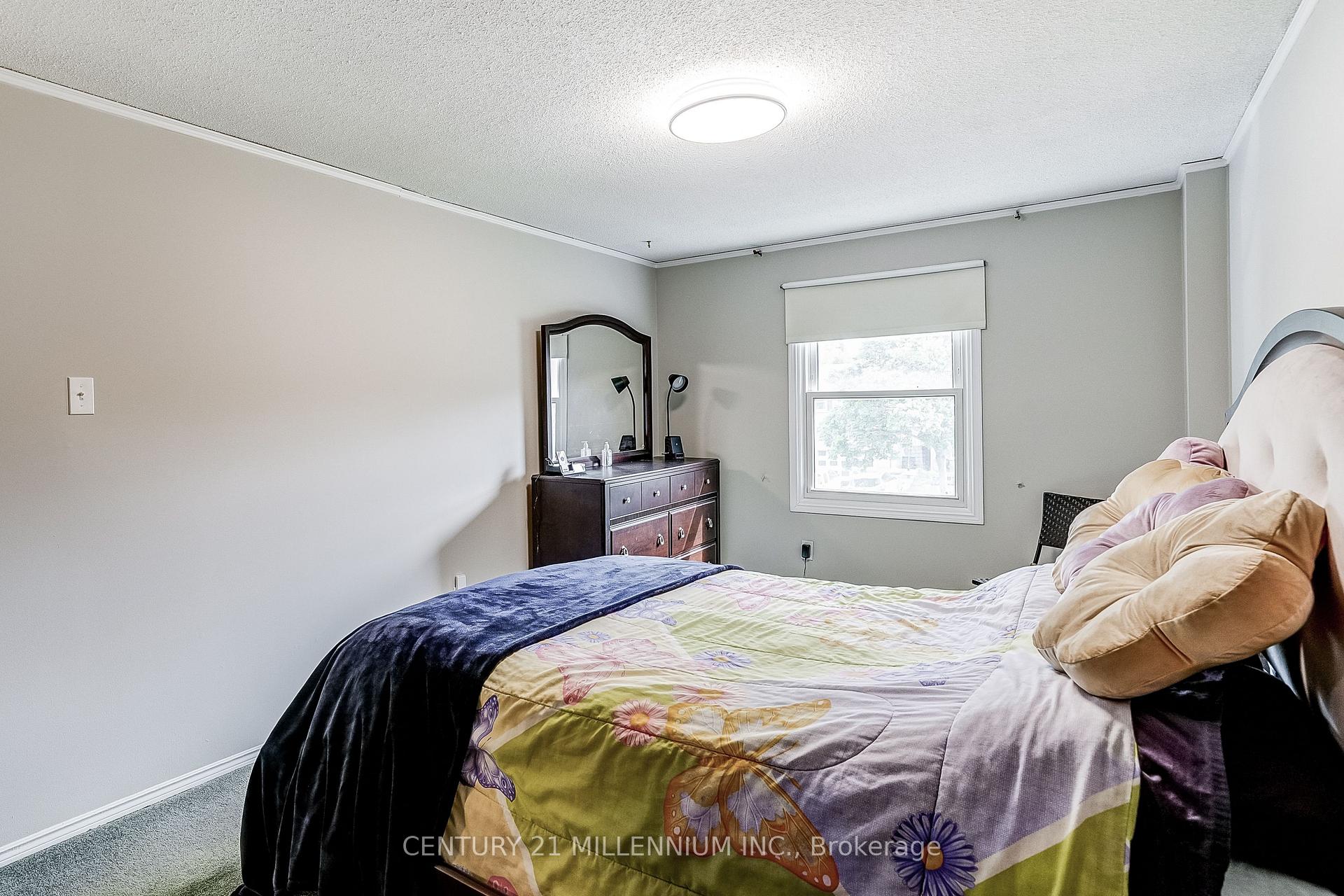 Photo 29 of 82 Horton Crescent, Brampton, Central Park — HOMEH