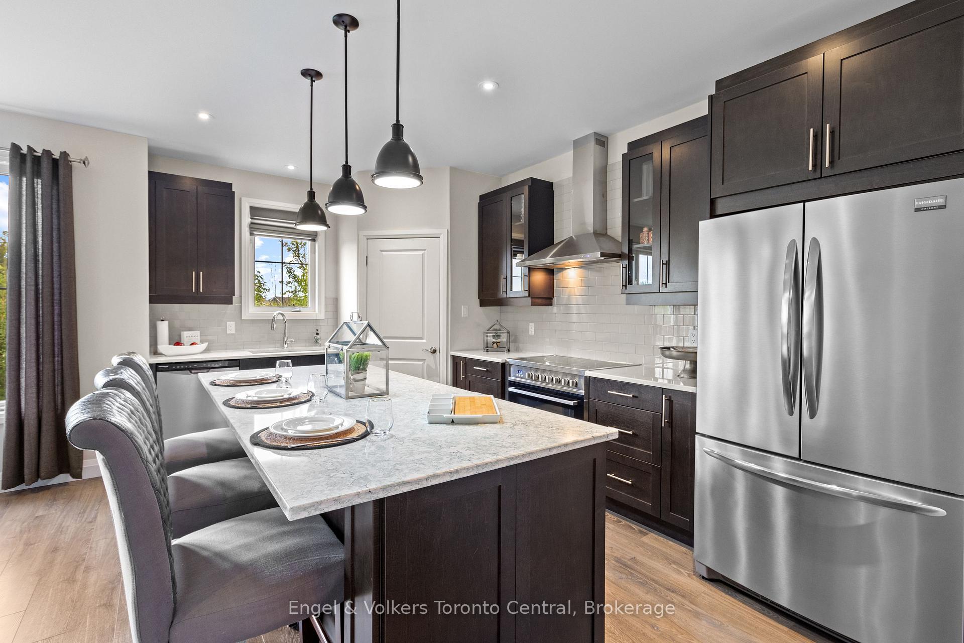 Photo 6 of 360 Yellow Birch Crescent, Blue Mountains — HOMEH