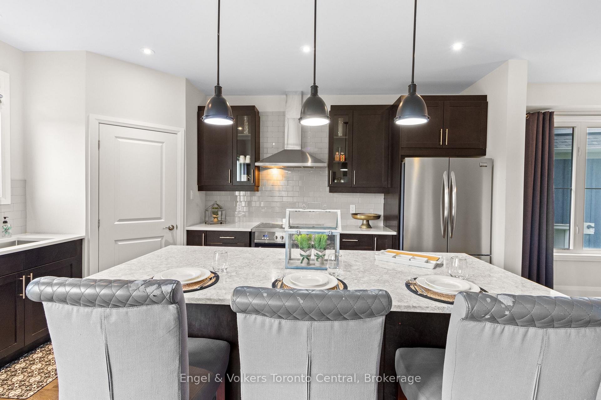 Photo 9 of 360 Yellow Birch Crescent, Blue Mountains — HOMEH