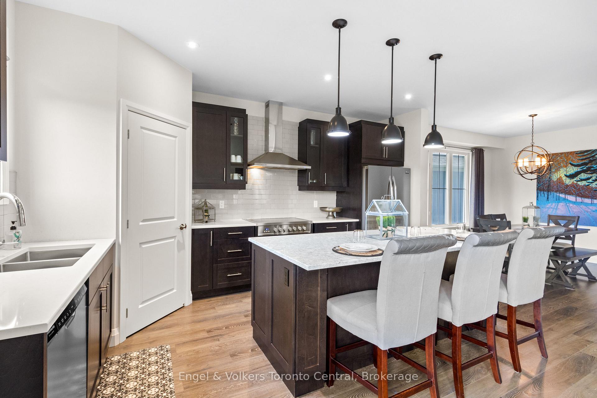 Photo 10 of 360 Yellow Birch Crescent, Blue Mountains — HOMEH