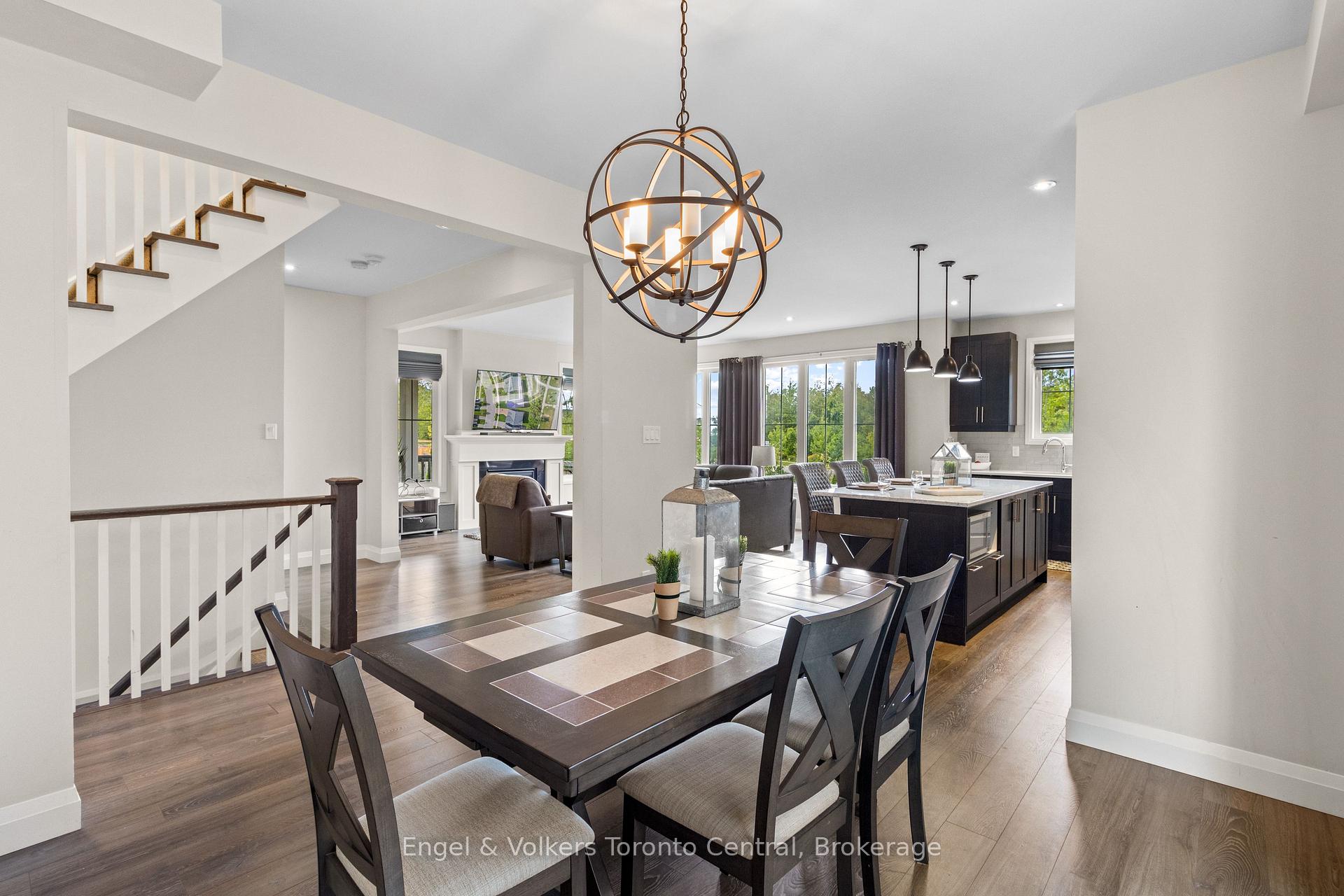 Photo 13 of 360 Yellow Birch Crescent, Blue Mountains — HOMEH