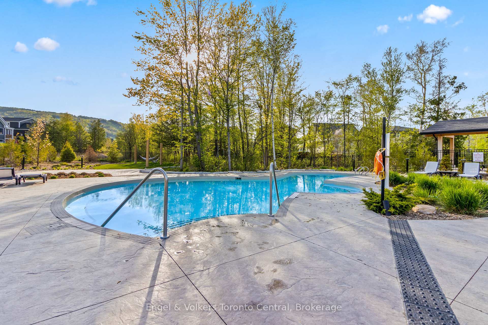 Photo 43 of 360 Yellow Birch Crescent, Blue Mountains — HOMEH