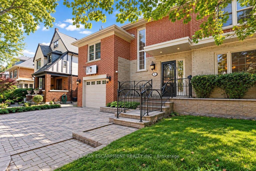 Photo 2 of 31 Fairleigh Crescent, Hamilton, St. Clair — HOMEH