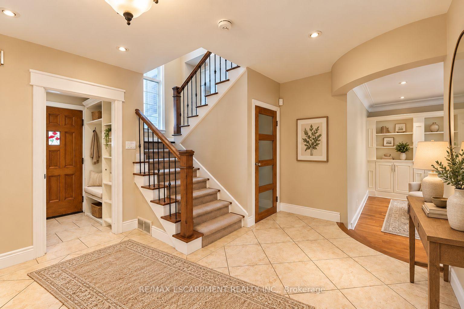 Photo 4 of 31 Fairleigh Crescent, Hamilton, St. Clair — HOMEH