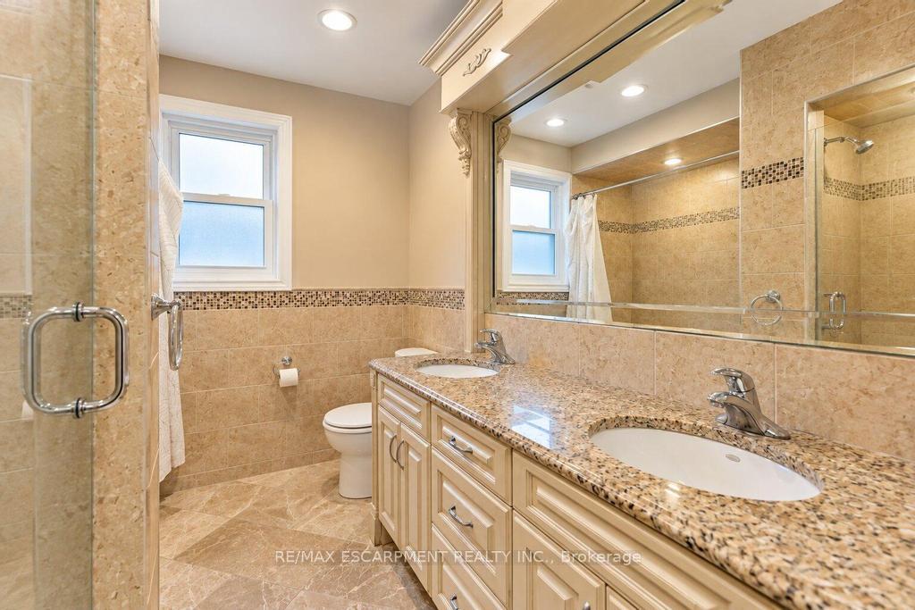 Photo 21 of 31 Fairleigh Crescent, Hamilton, St. Clair — HOMEH