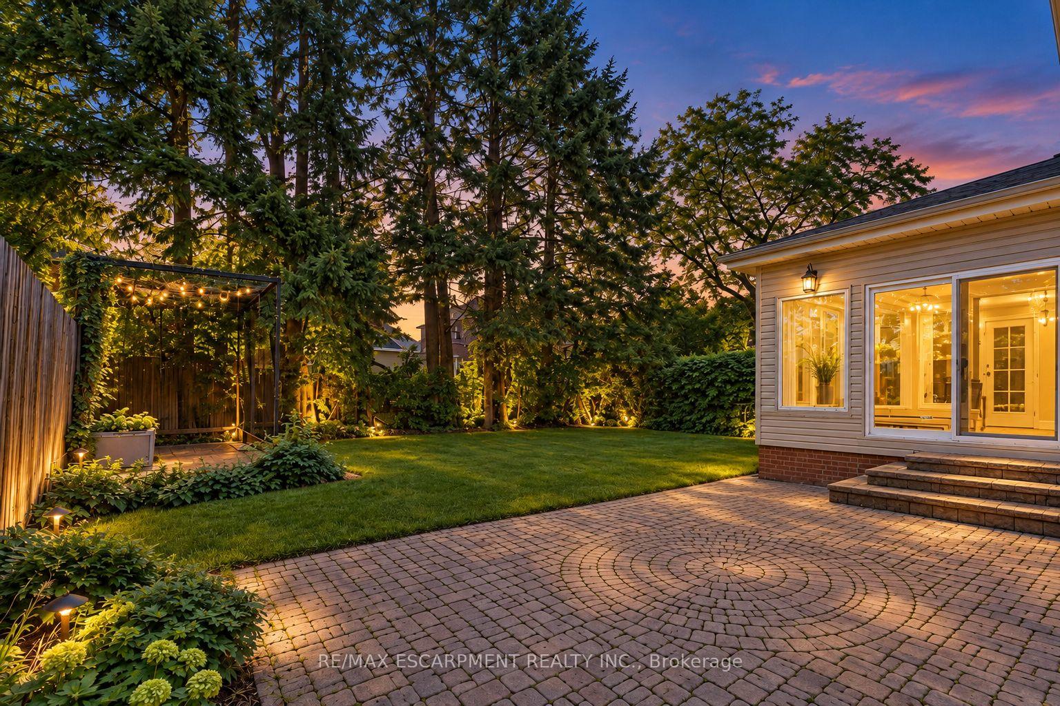Photo 28 of 31 Fairleigh Crescent, Hamilton, St. Clair — HOMEH